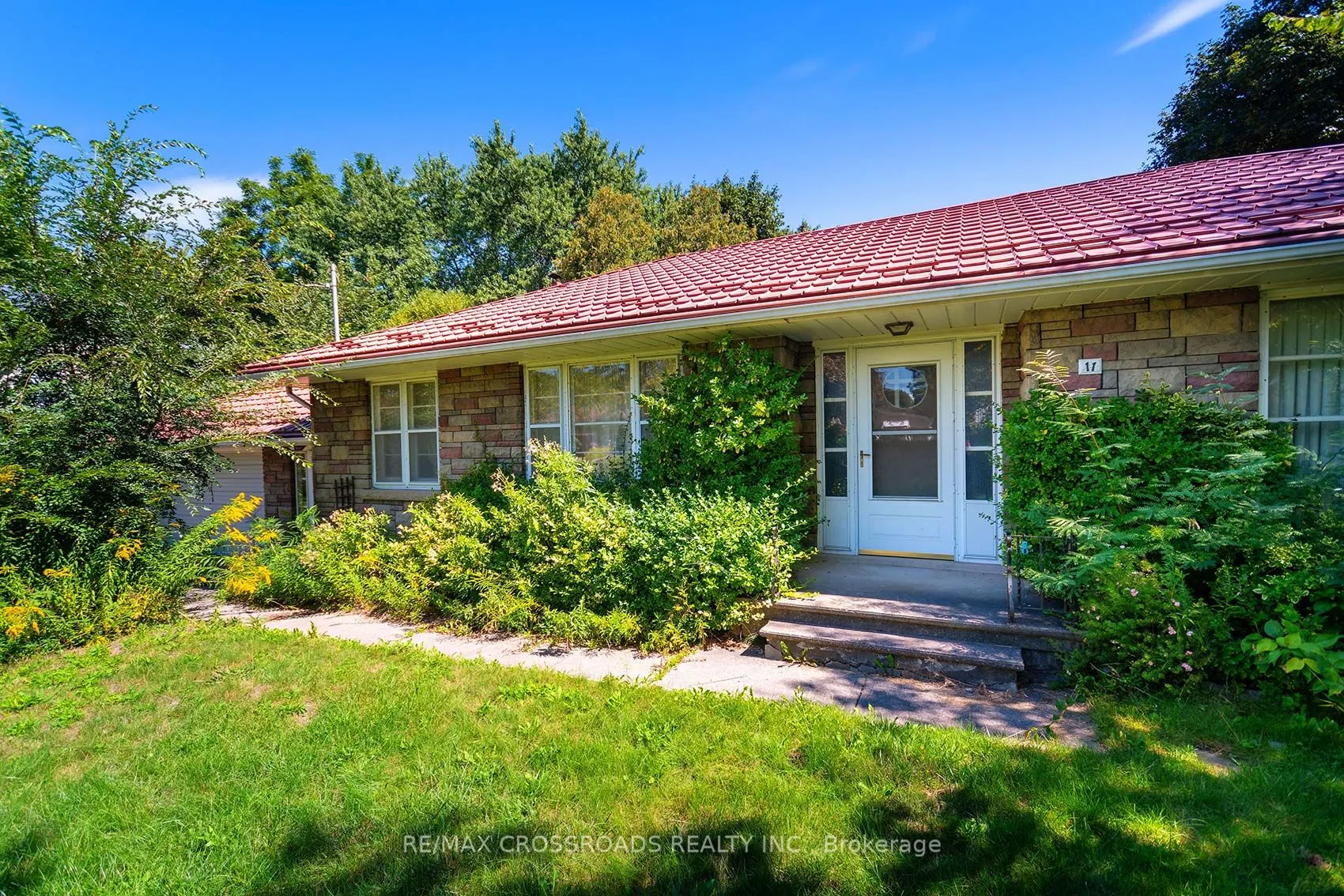 11 Faircroft Boulevard