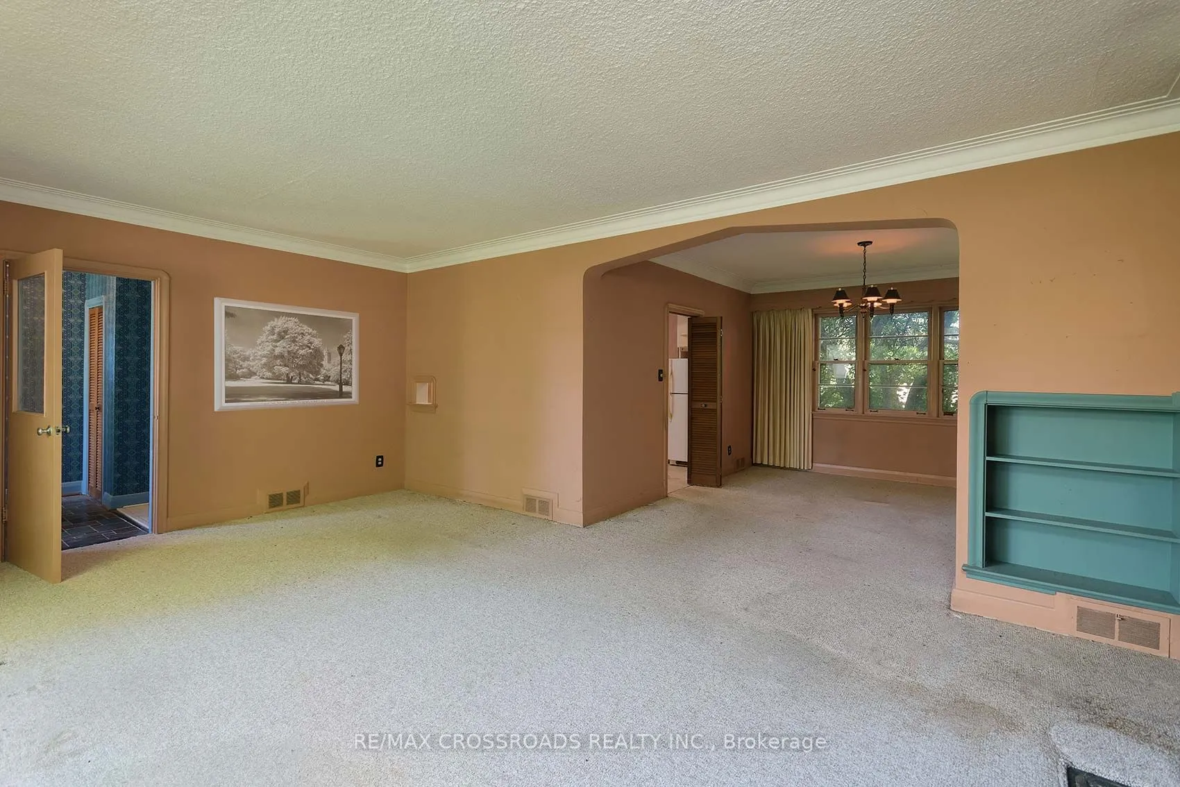 11 Faircroft Boulevard