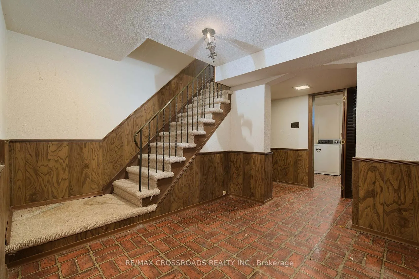 11 Faircroft Boulevard