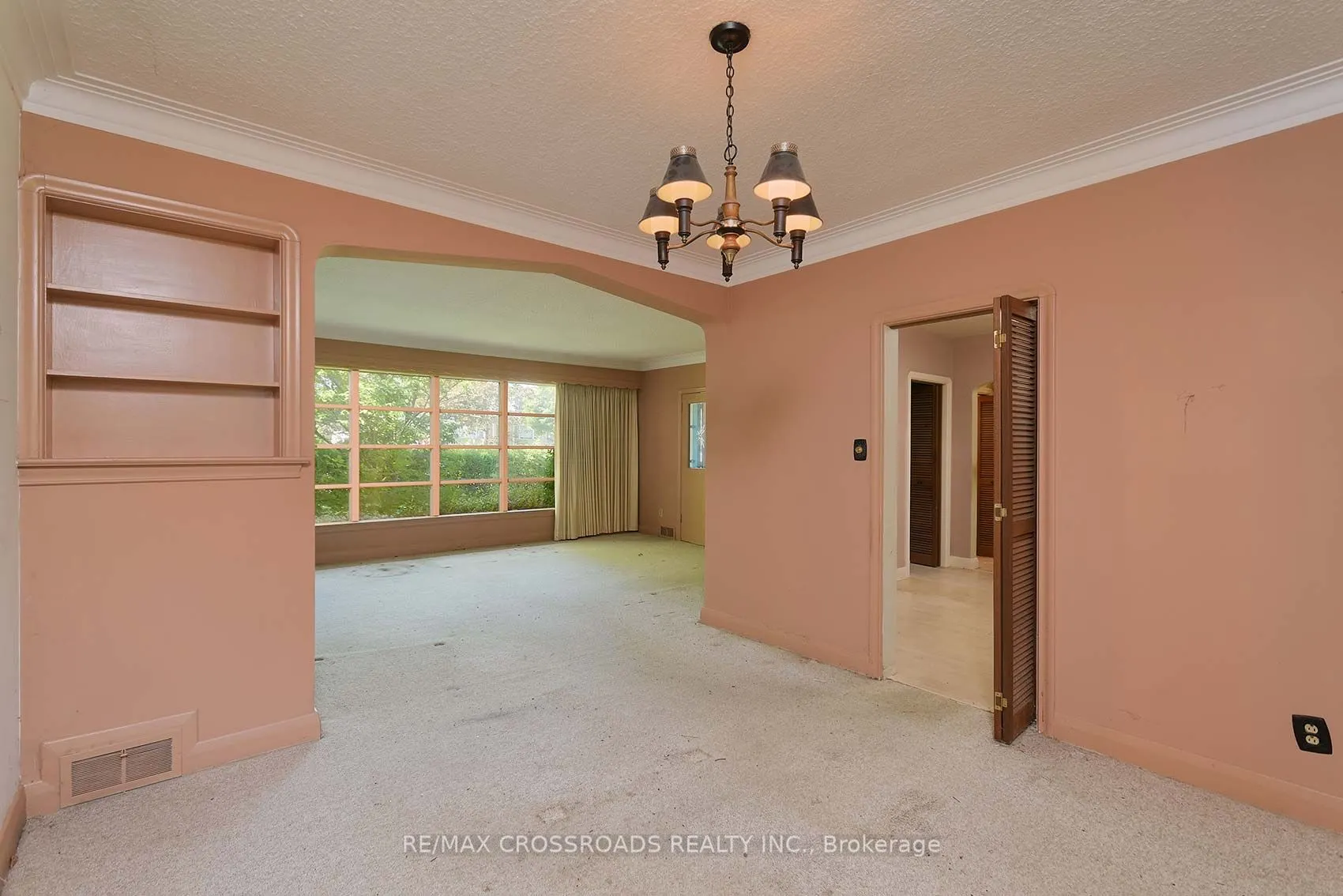 11 Faircroft Boulevard
