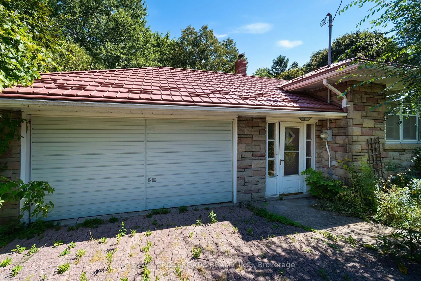 11 Faircroft Boulevard