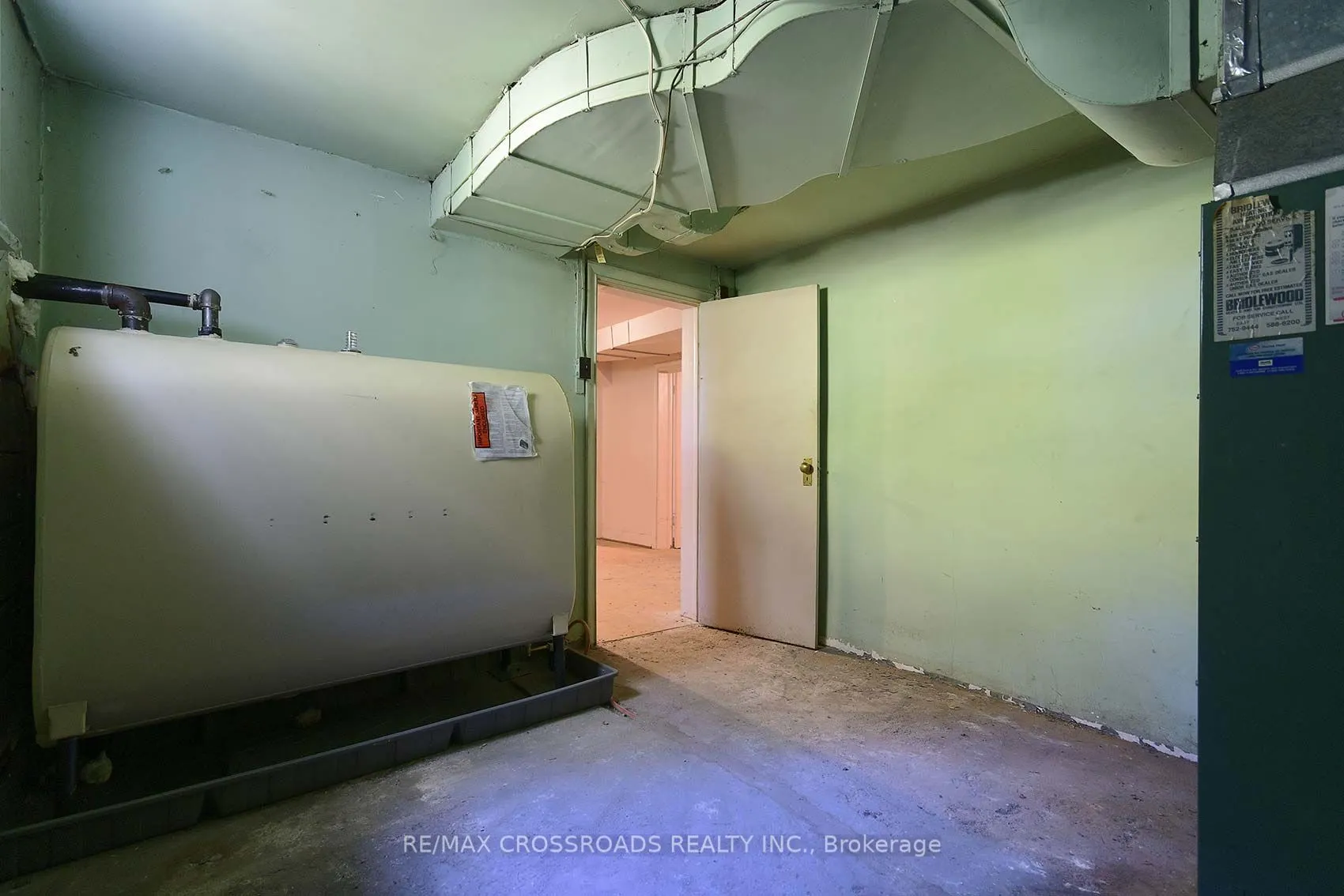 11 Faircroft Boulevard