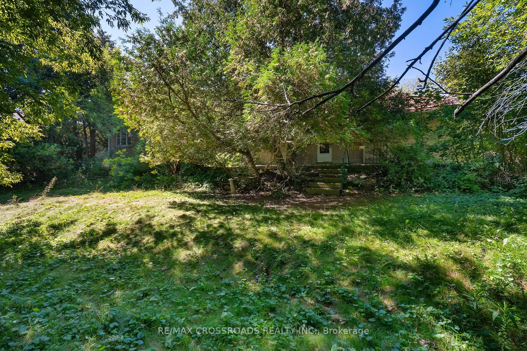 11 Faircroft Boulevard