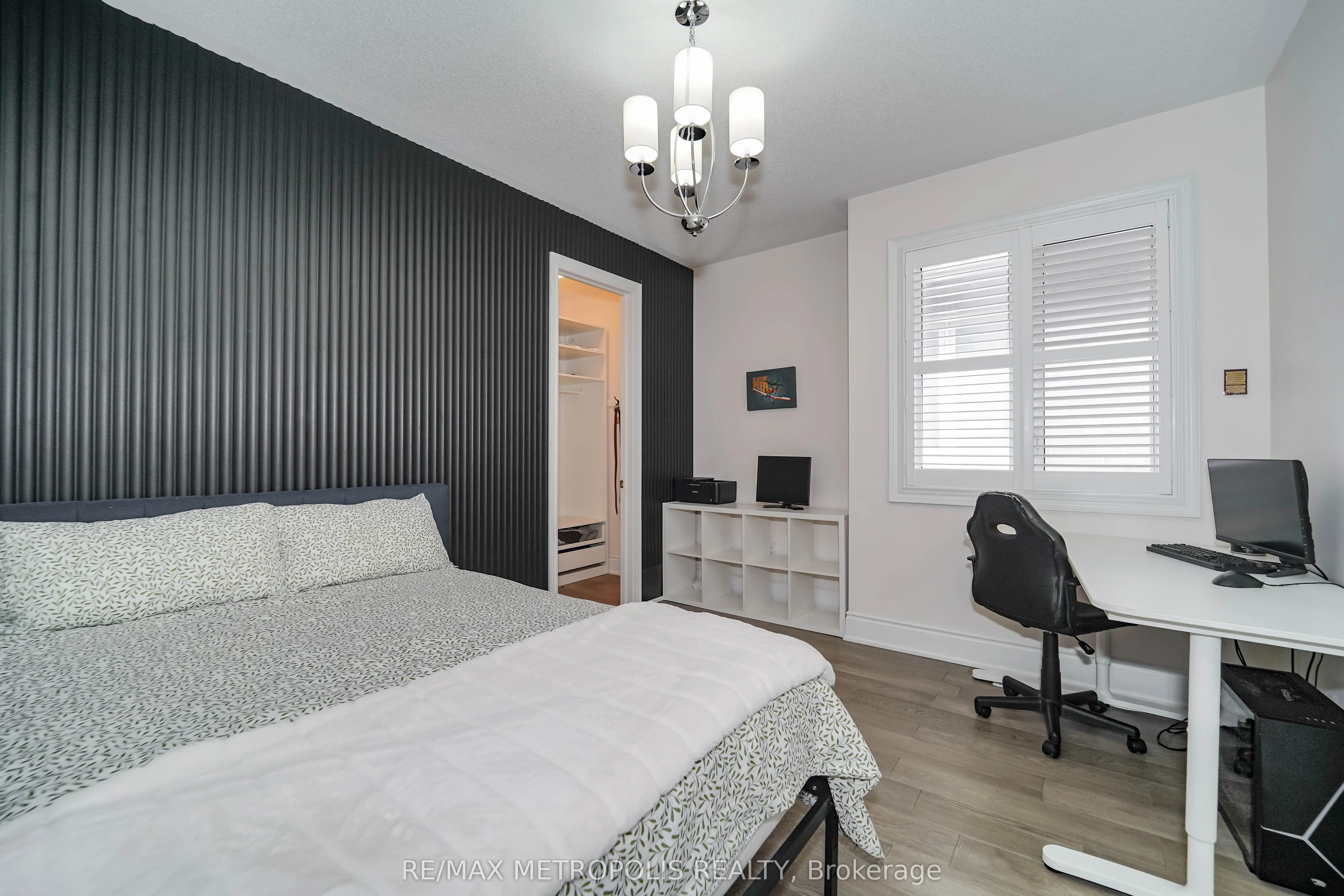 141 AUCKLAND Drive