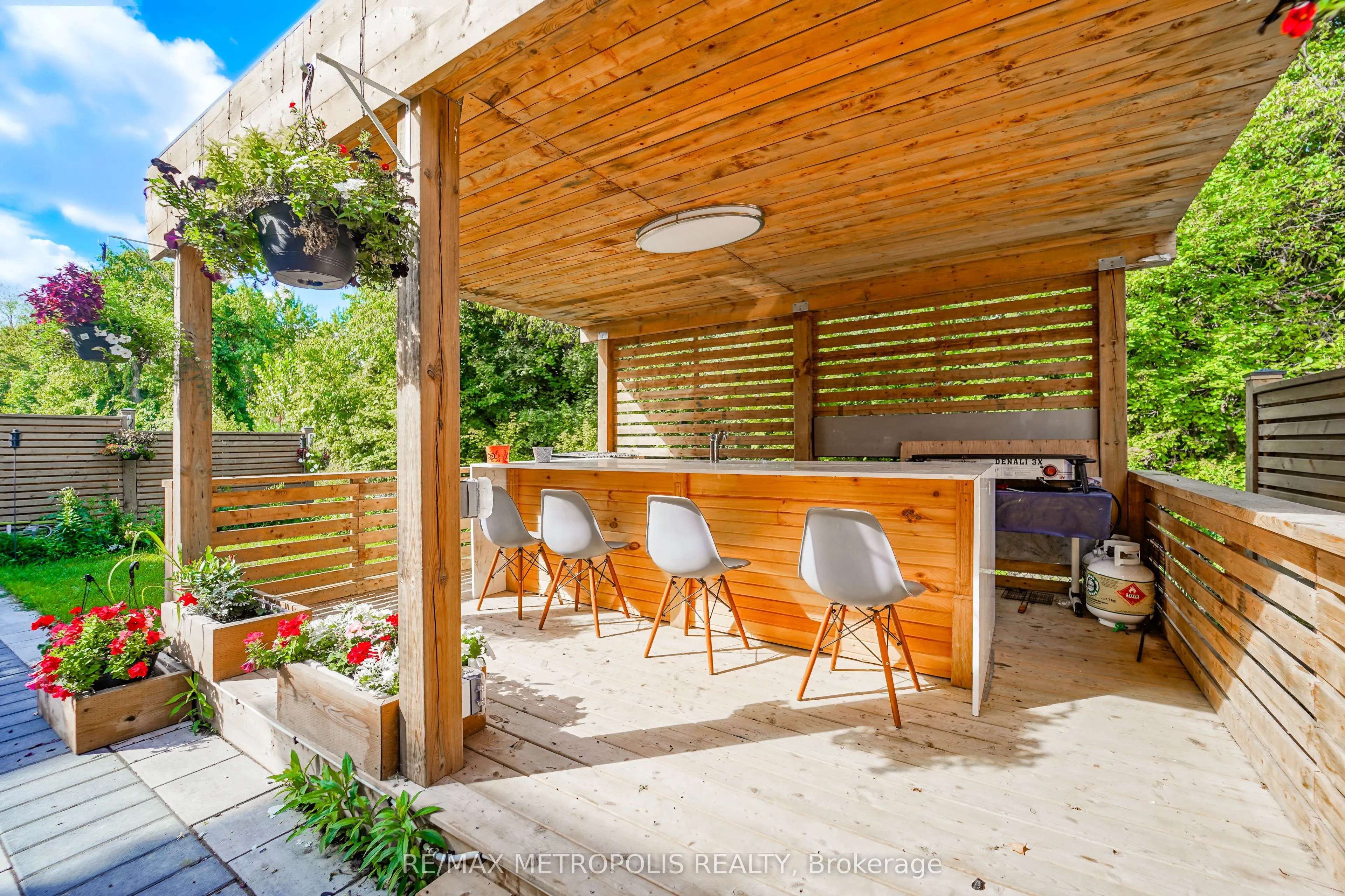 141 AUCKLAND Drive