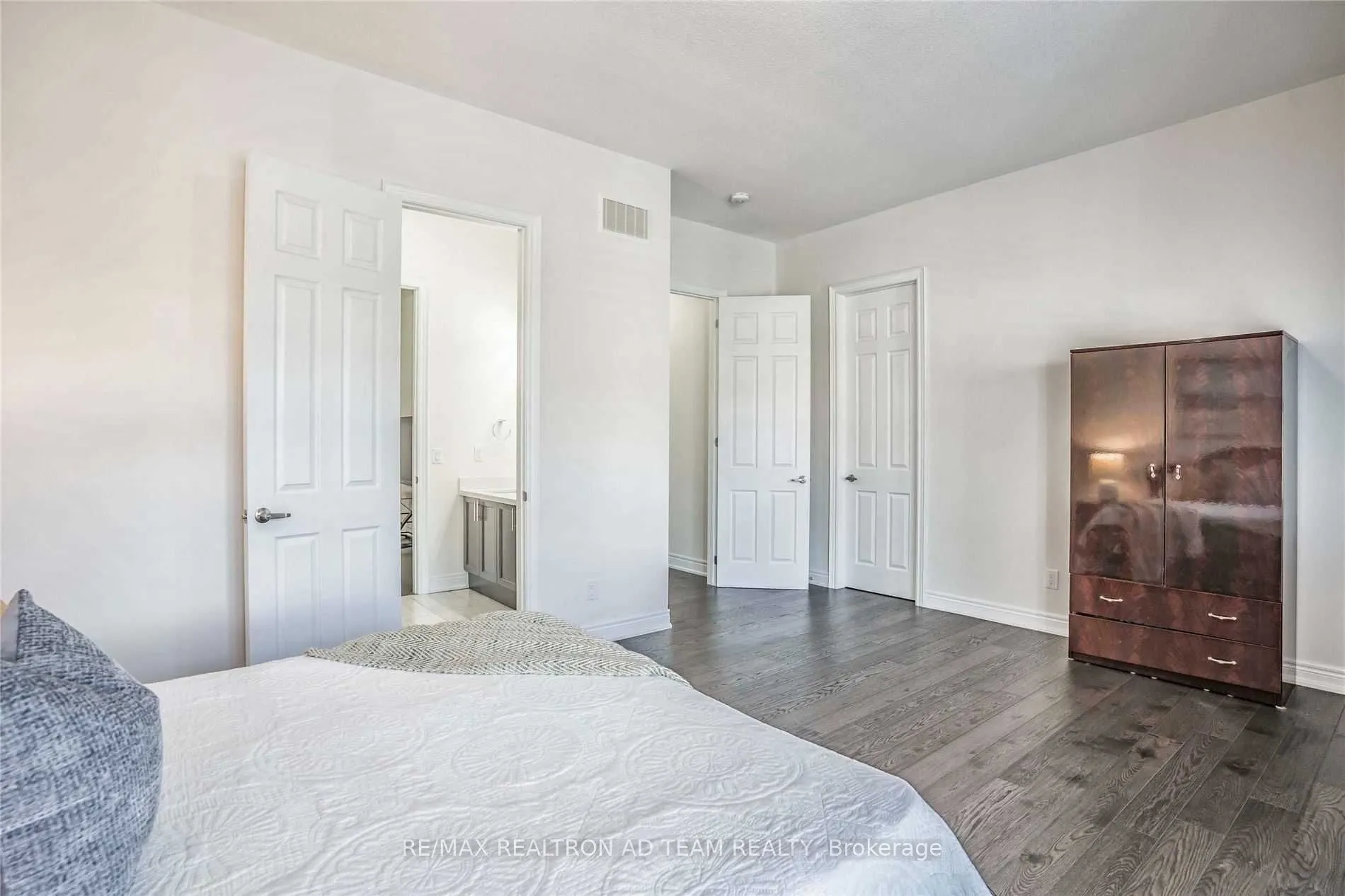 19 Pennine Drive