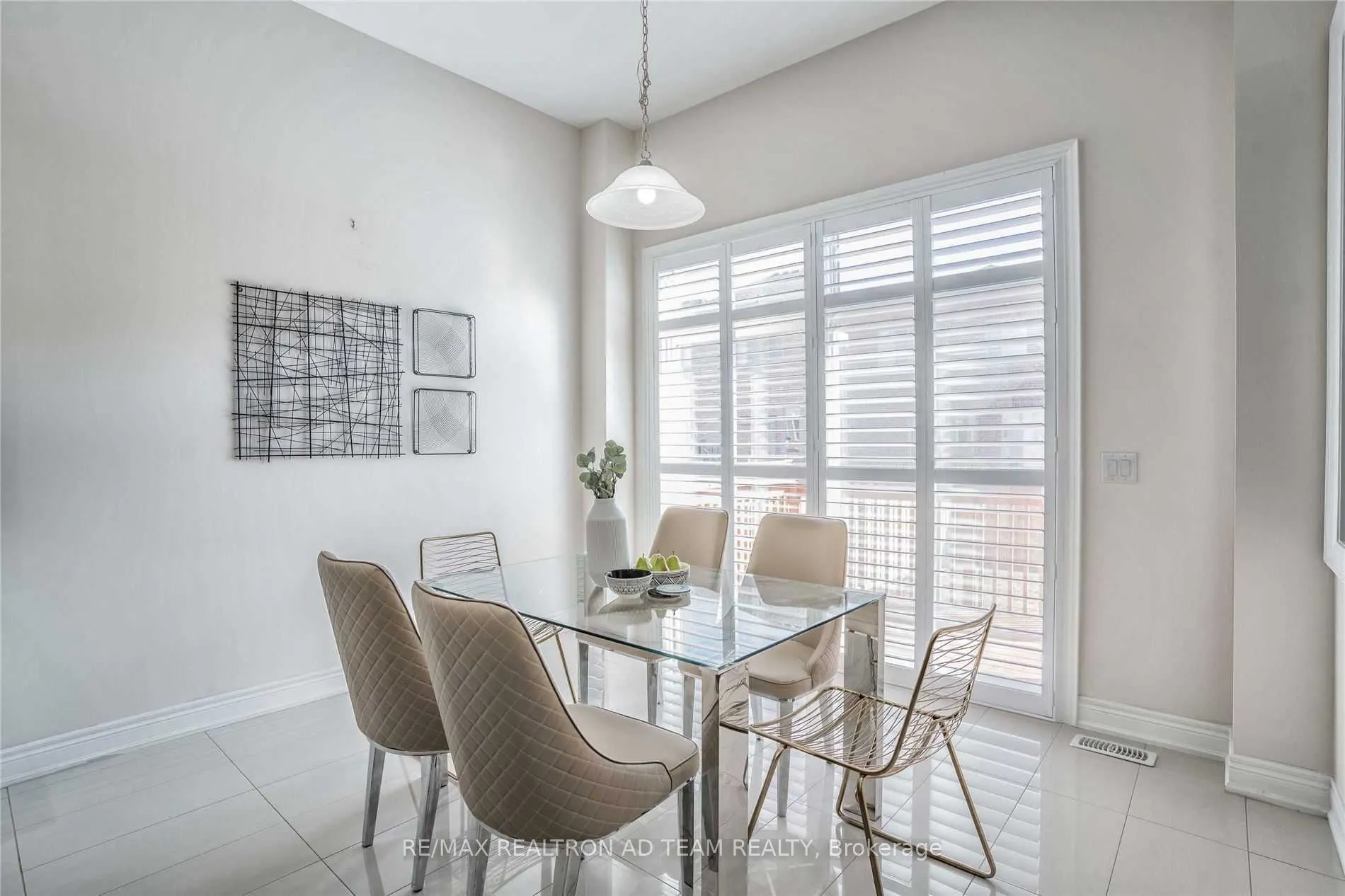 19 Pennine Drive