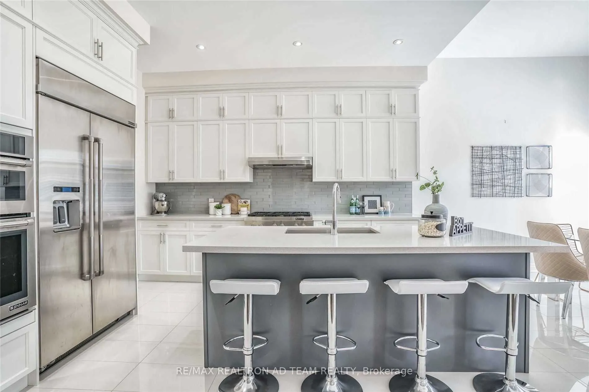 19 Pennine Drive