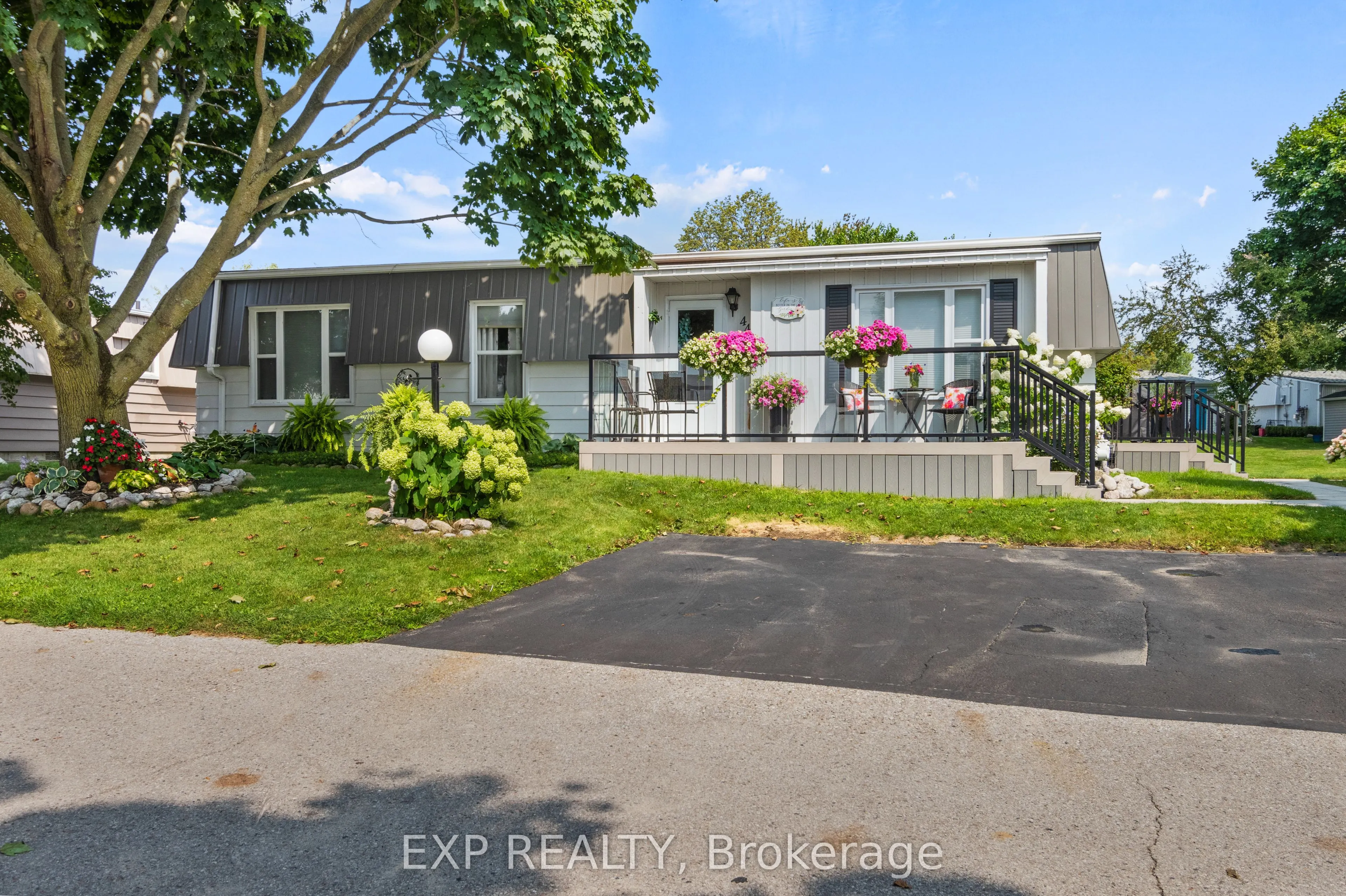 44 Bluffs Road