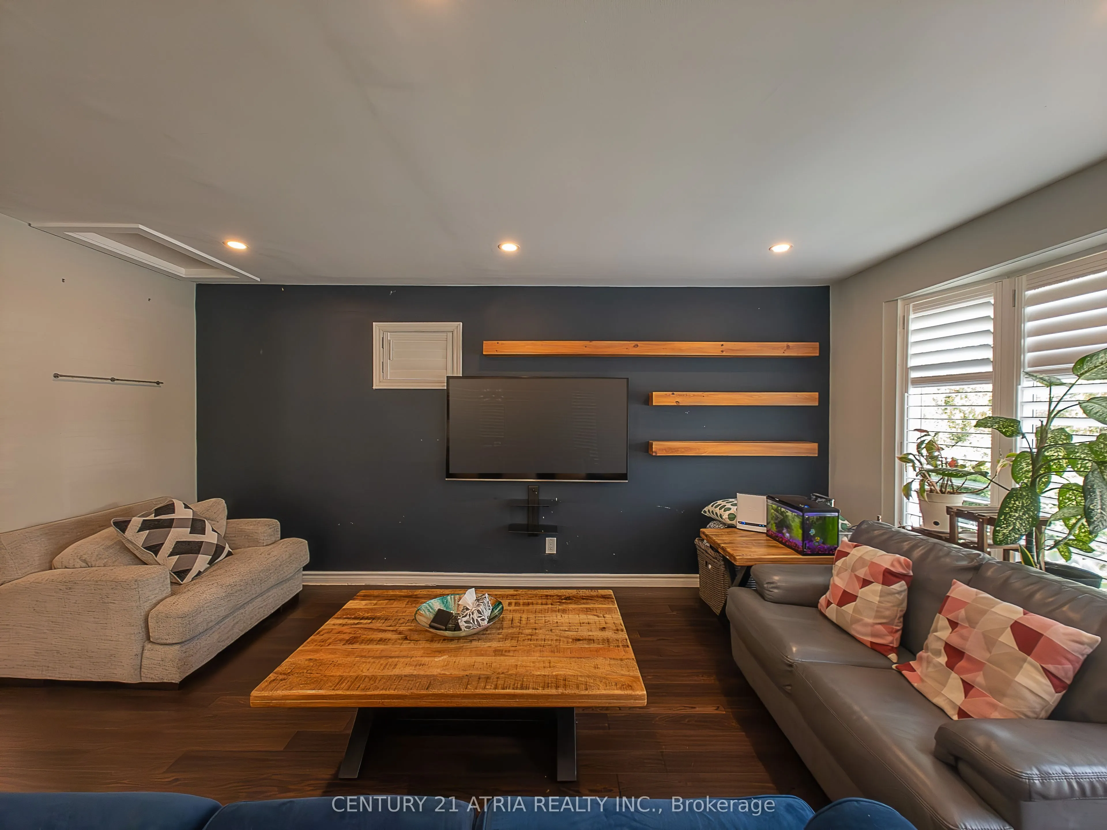 76 Livingston Road