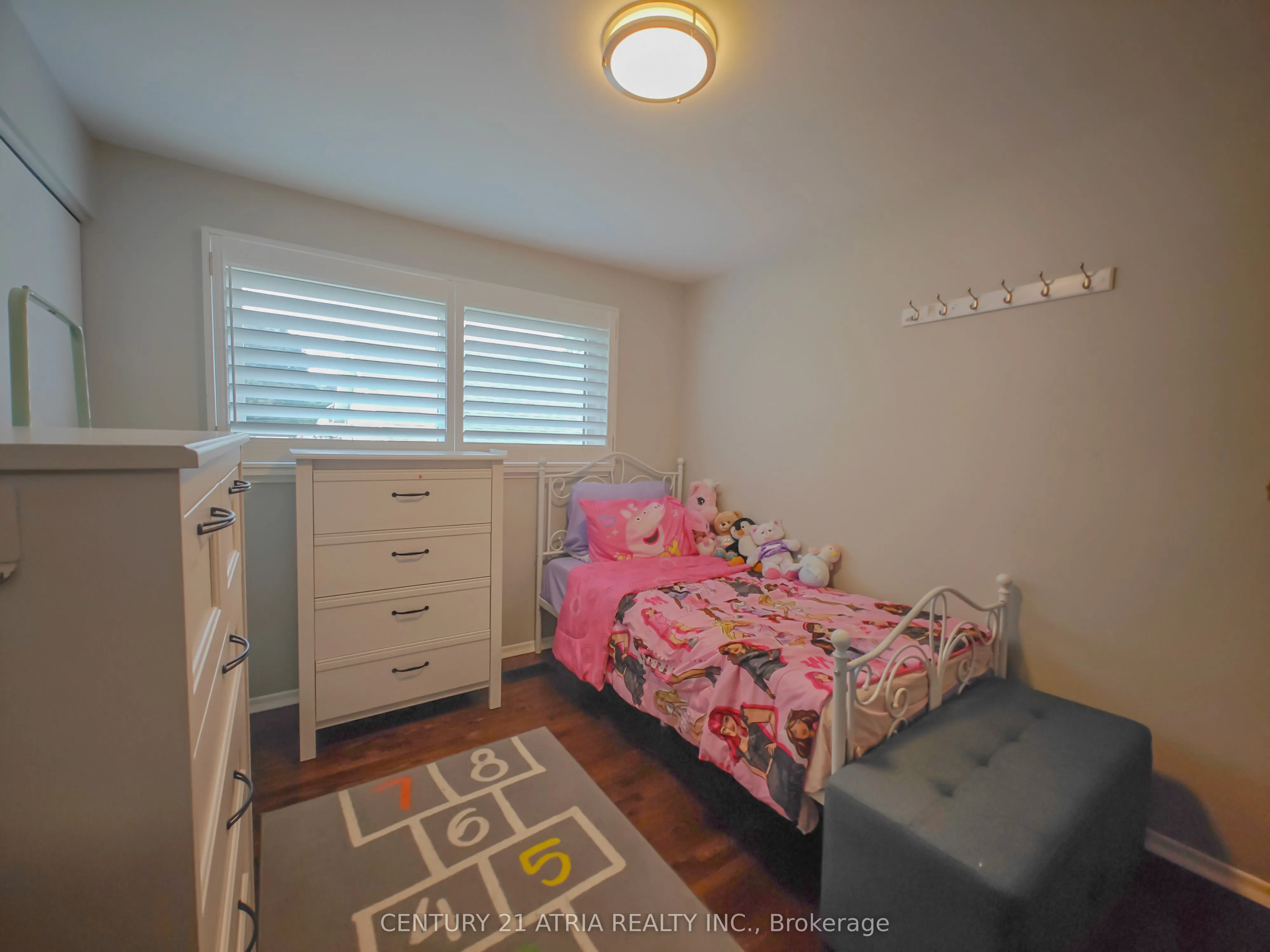 76 Livingston Road