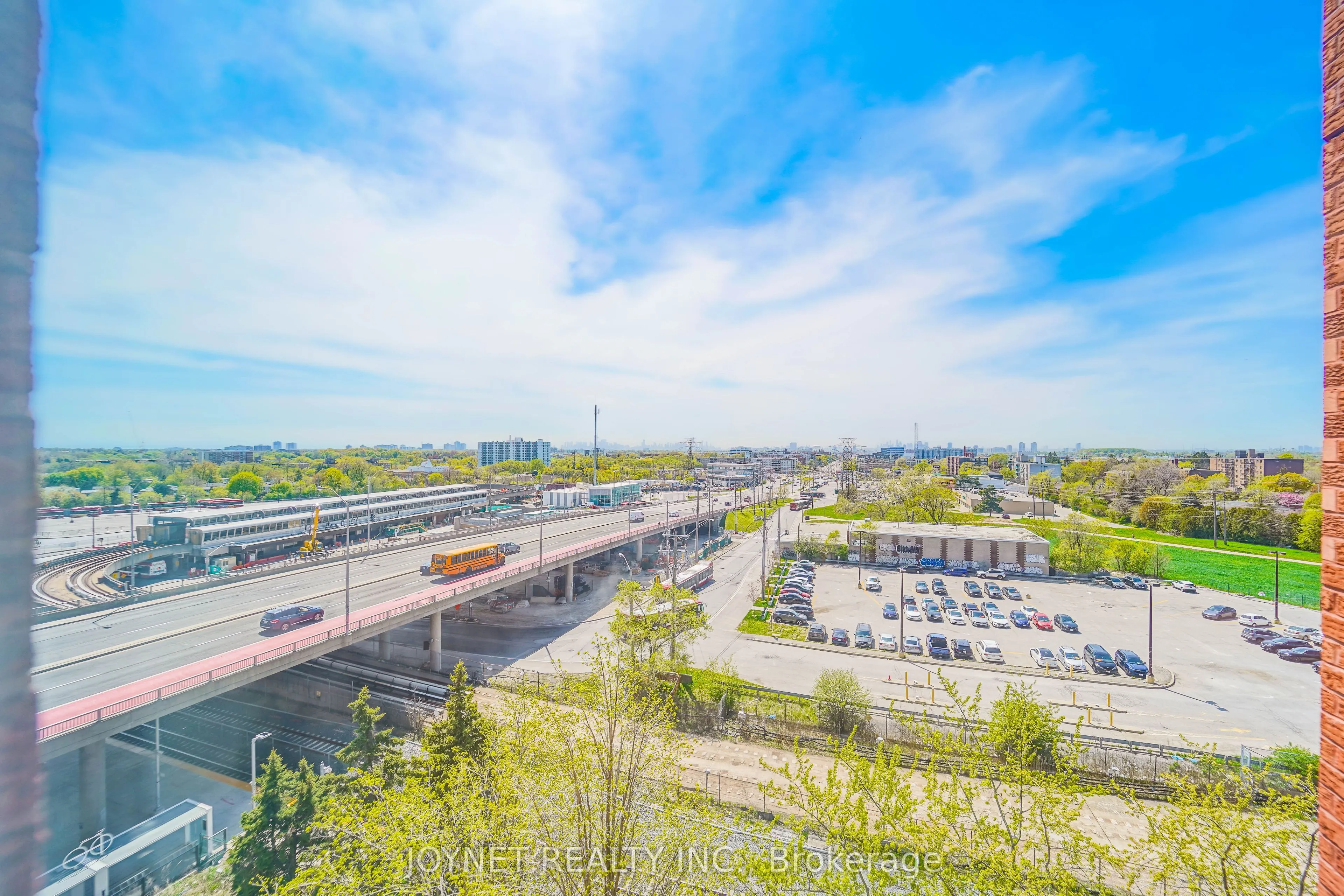 2460 Eglinton Avenue E, #917