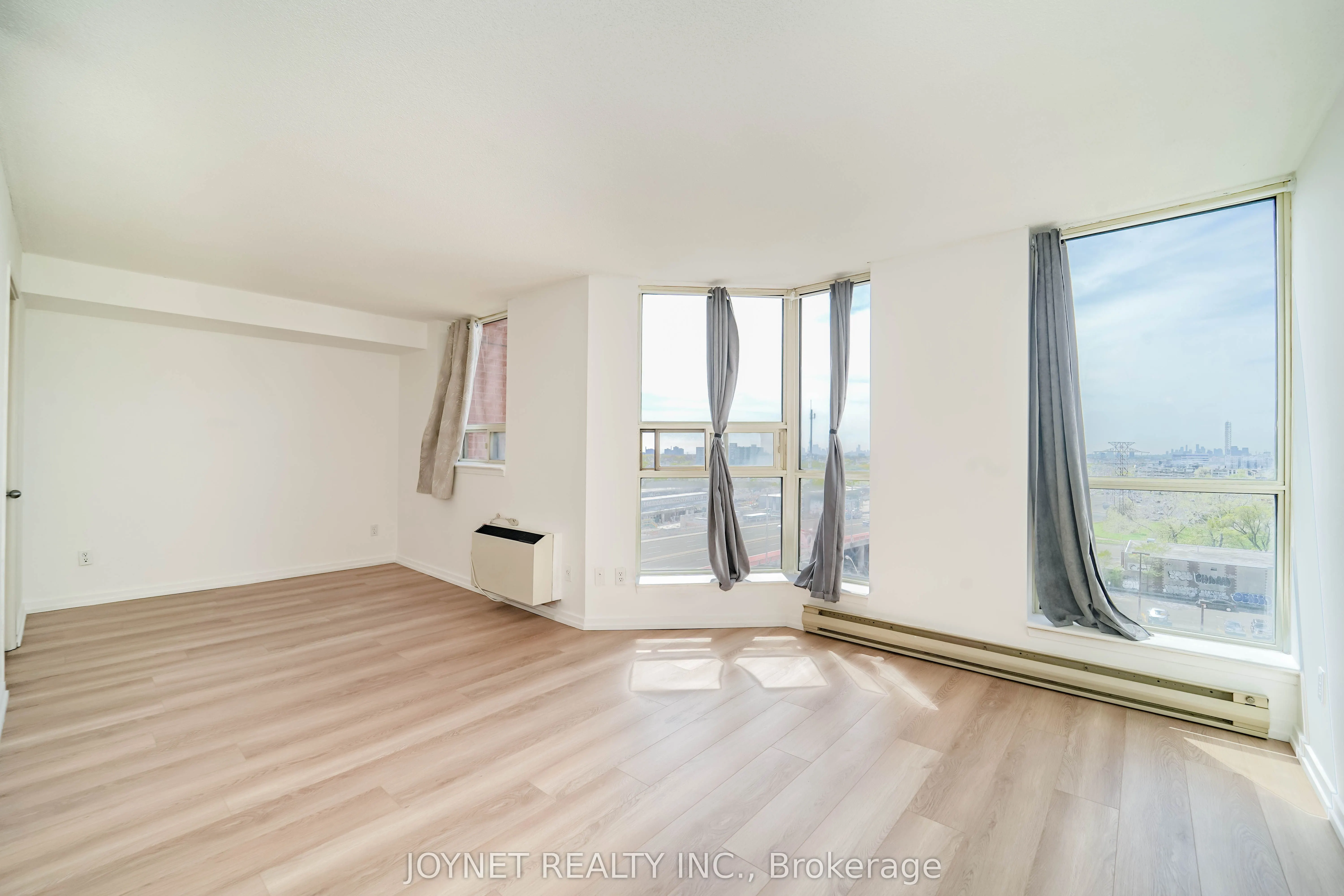 2460 Eglinton Avenue E, #917