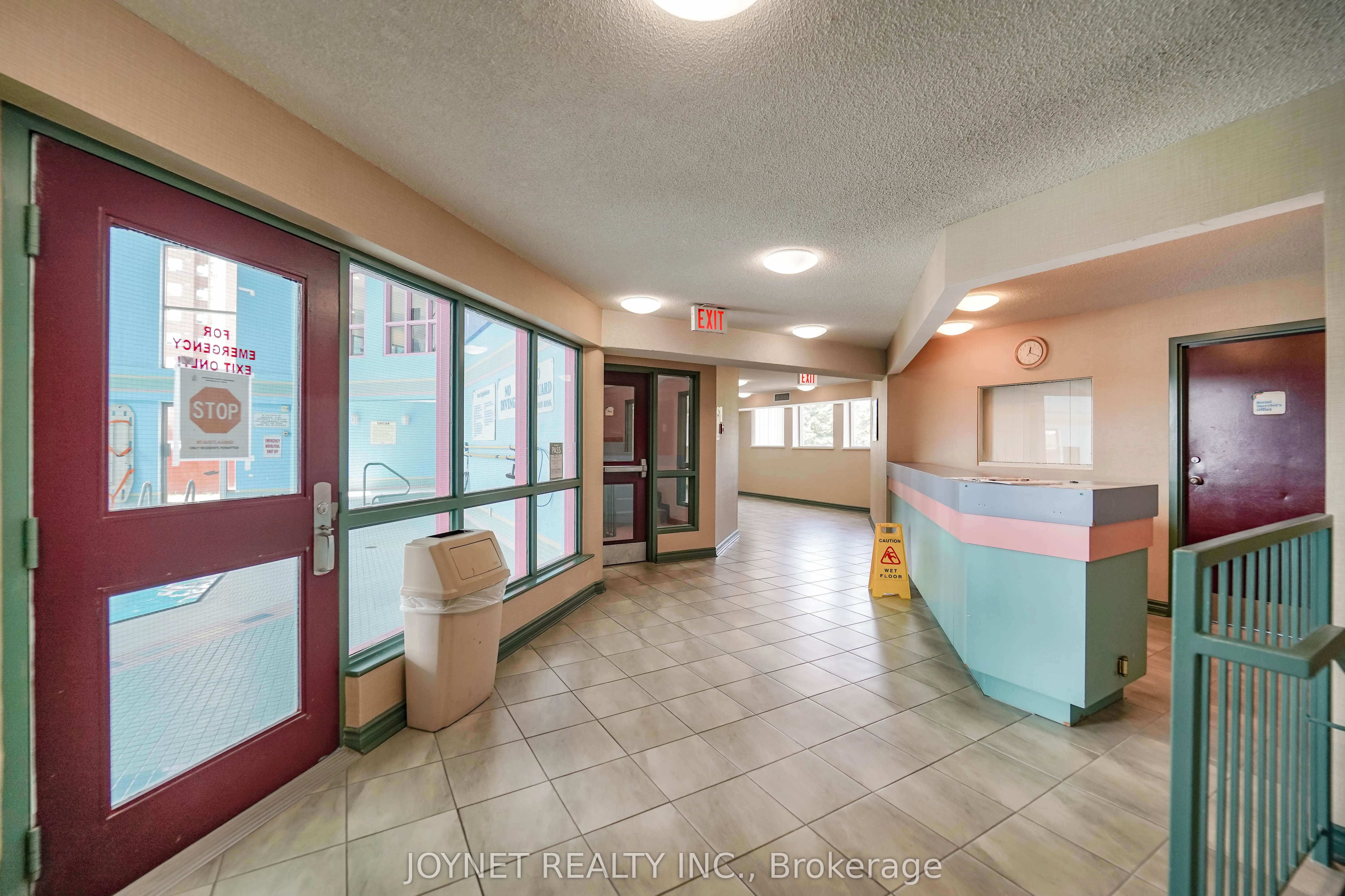 2460 Eglinton Avenue E, #917