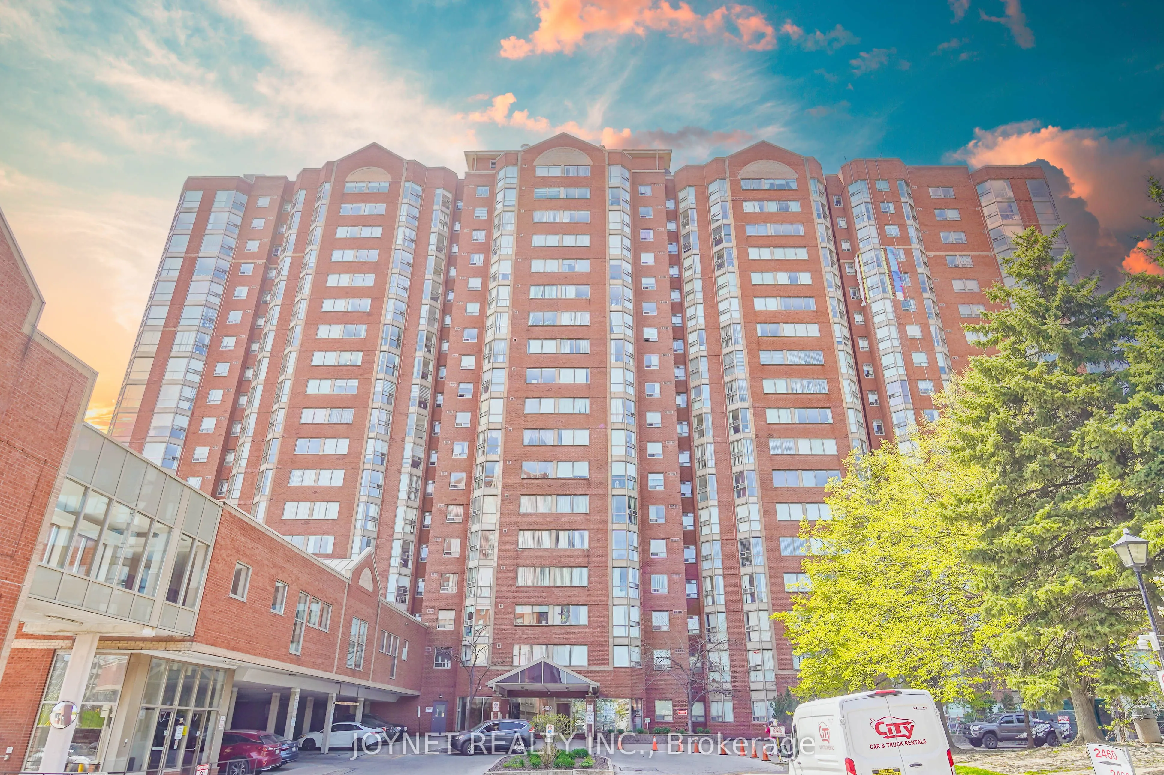 2460 Eglinton Avenue E, #917