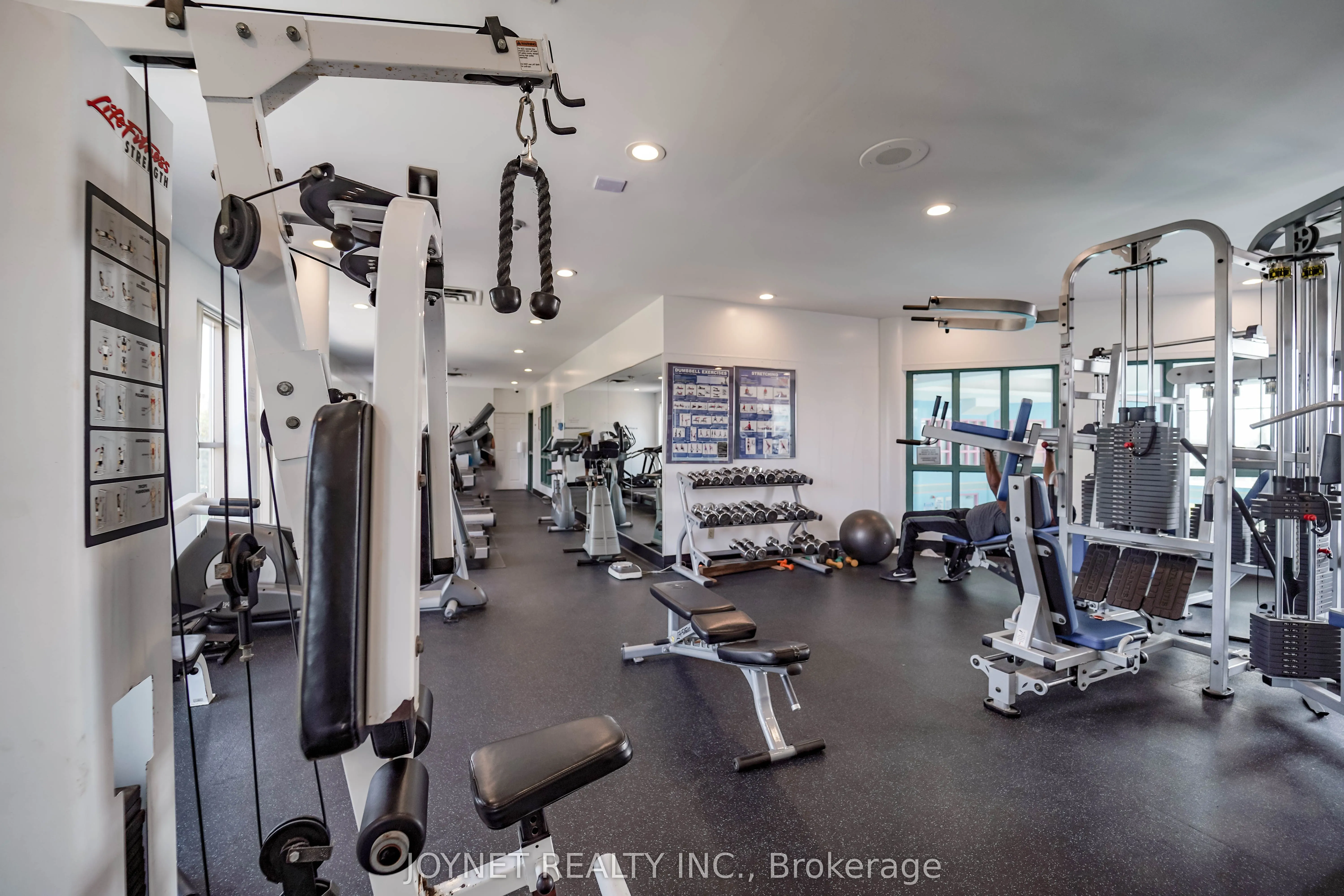 2460 Eglinton Avenue E, #917
