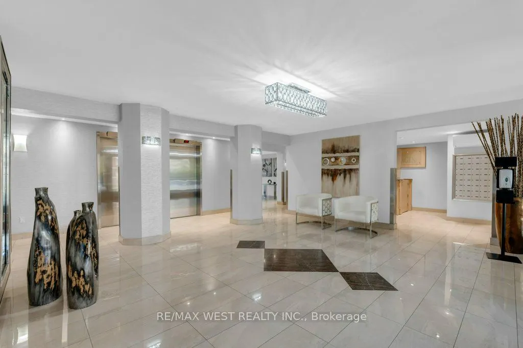 2 Glamorgan Avenue, #203