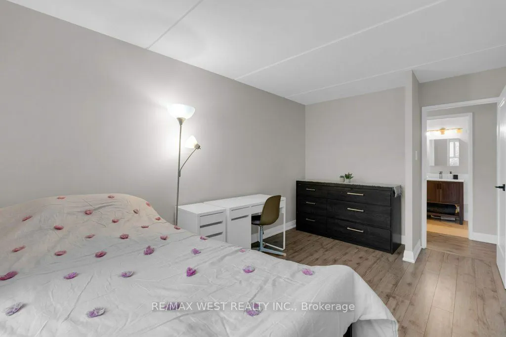 2 Glamorgan Avenue, #203