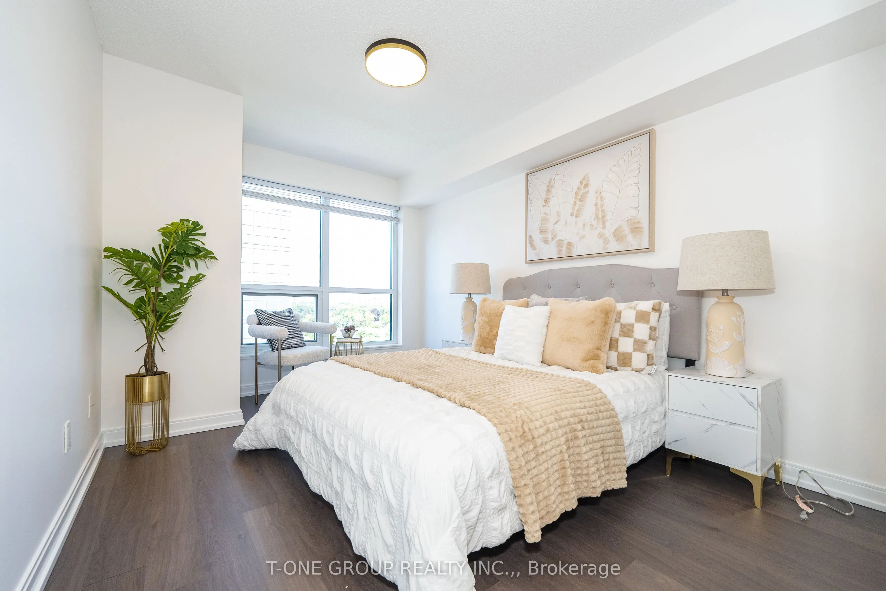 255 Village Green Square, #1003