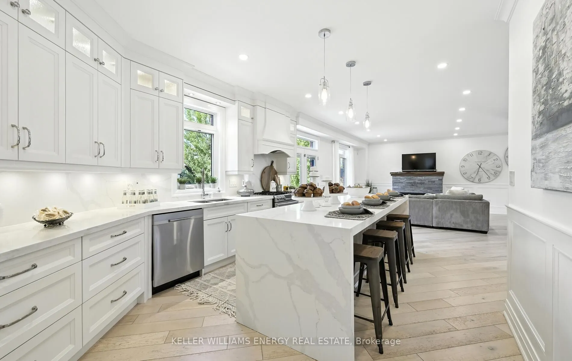 96 Kingsdale Drive