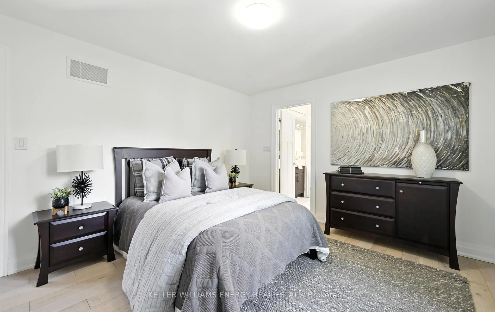 96 Kingsdale Drive