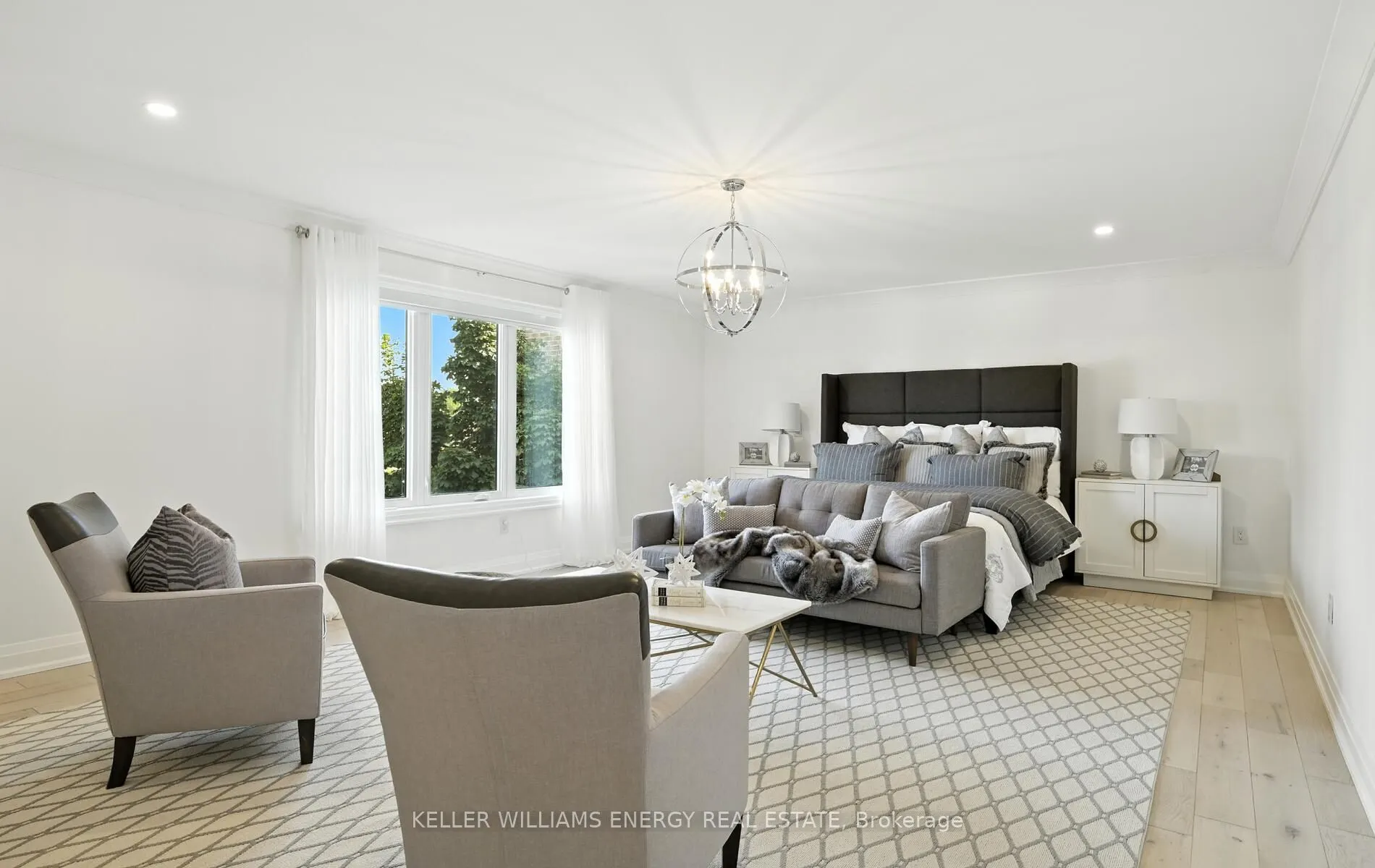 96 Kingsdale Drive