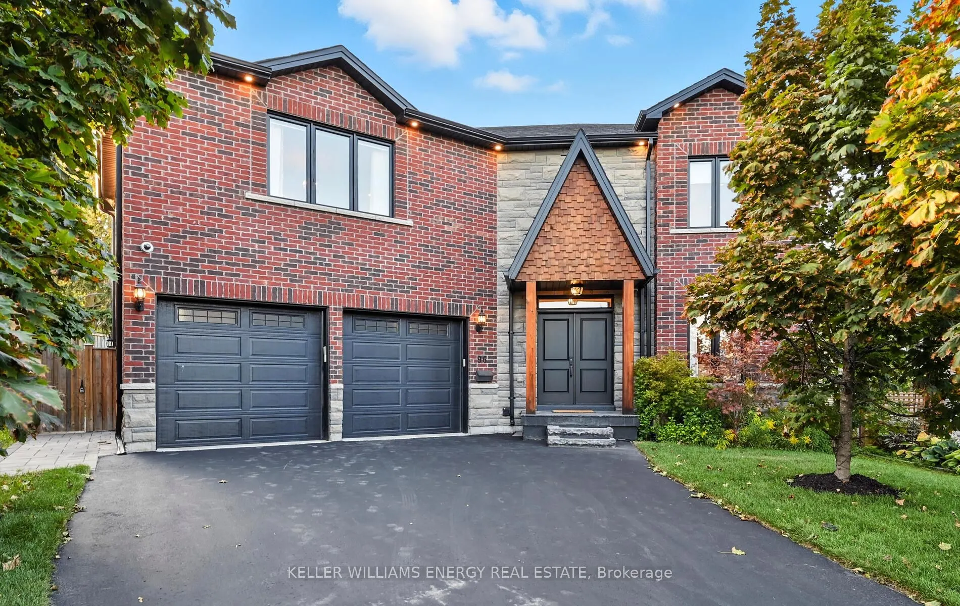 96 Kingsdale Drive