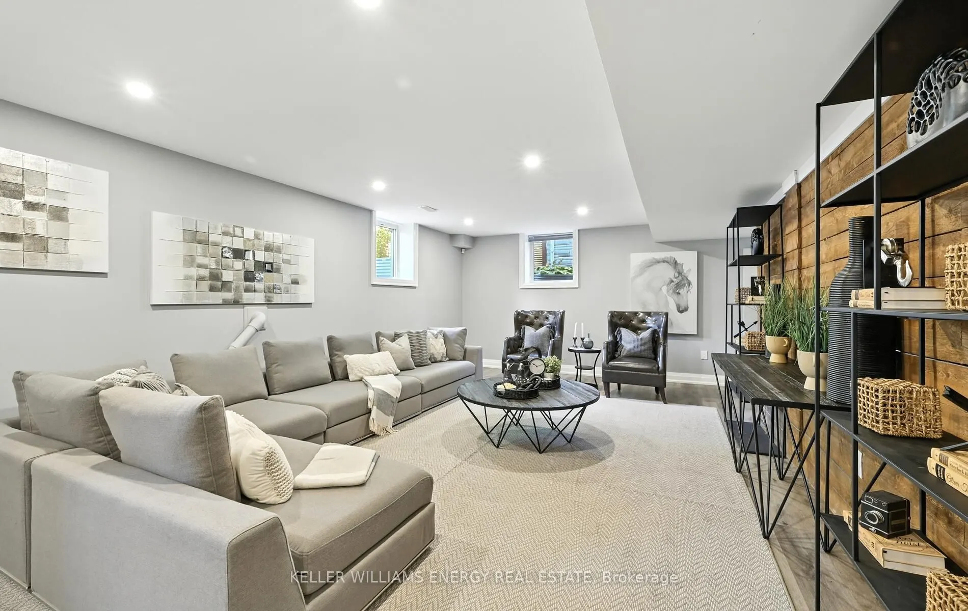 96 Kingsdale Drive
