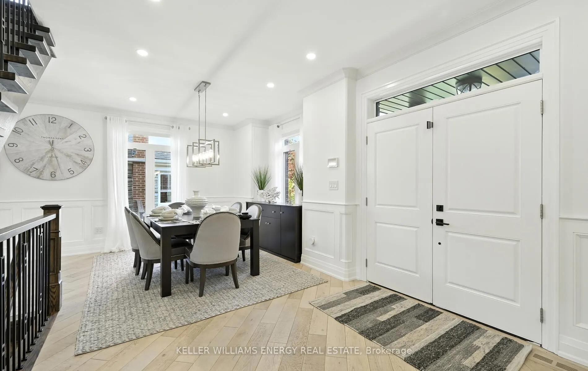 96 Kingsdale Drive