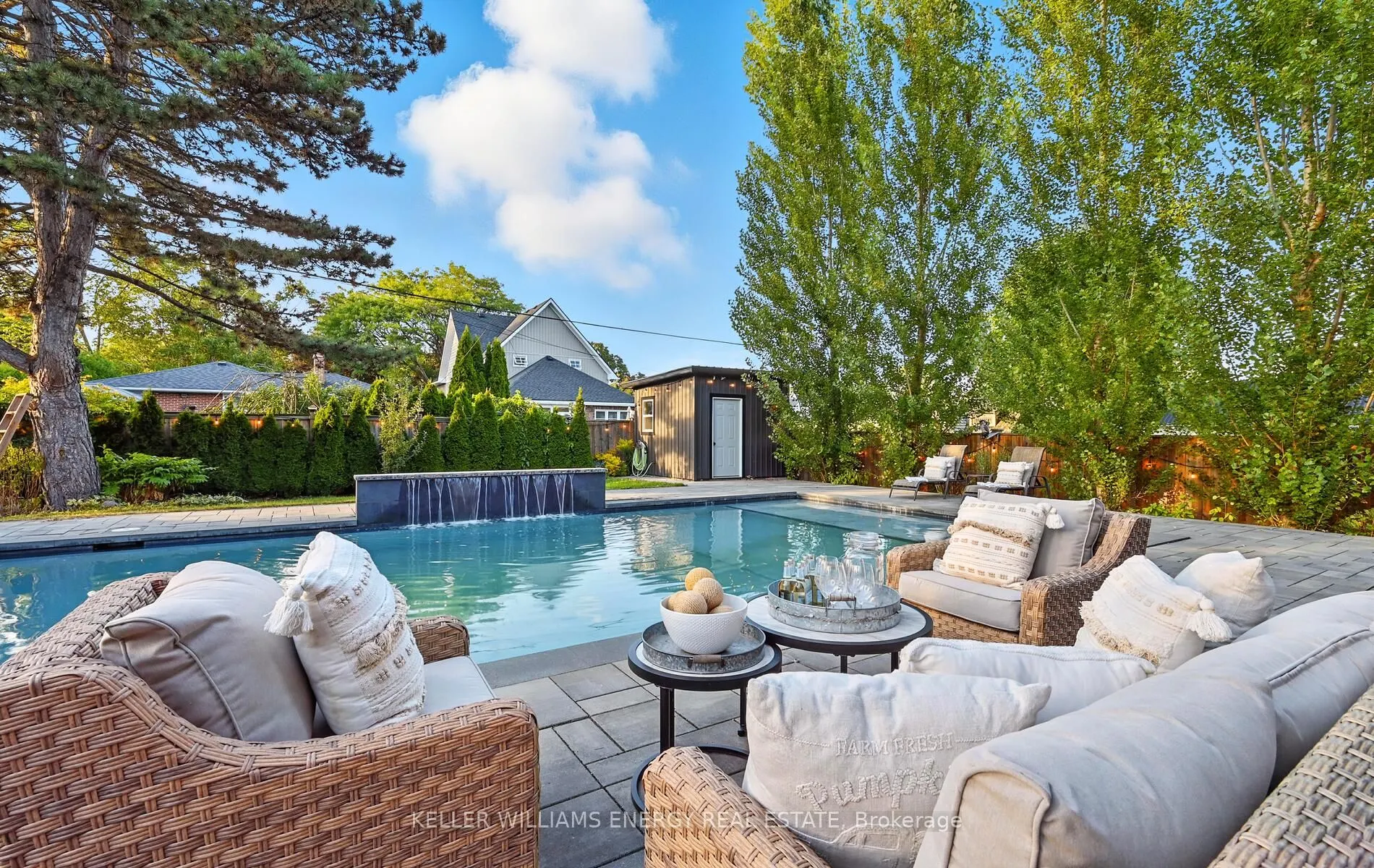 96 Kingsdale Drive