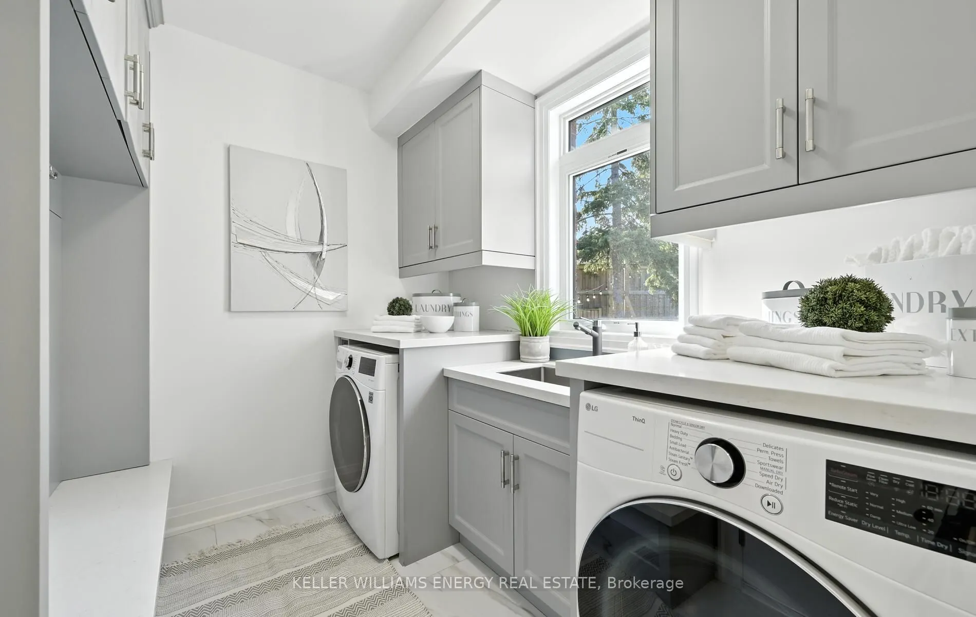 96 Kingsdale Drive
