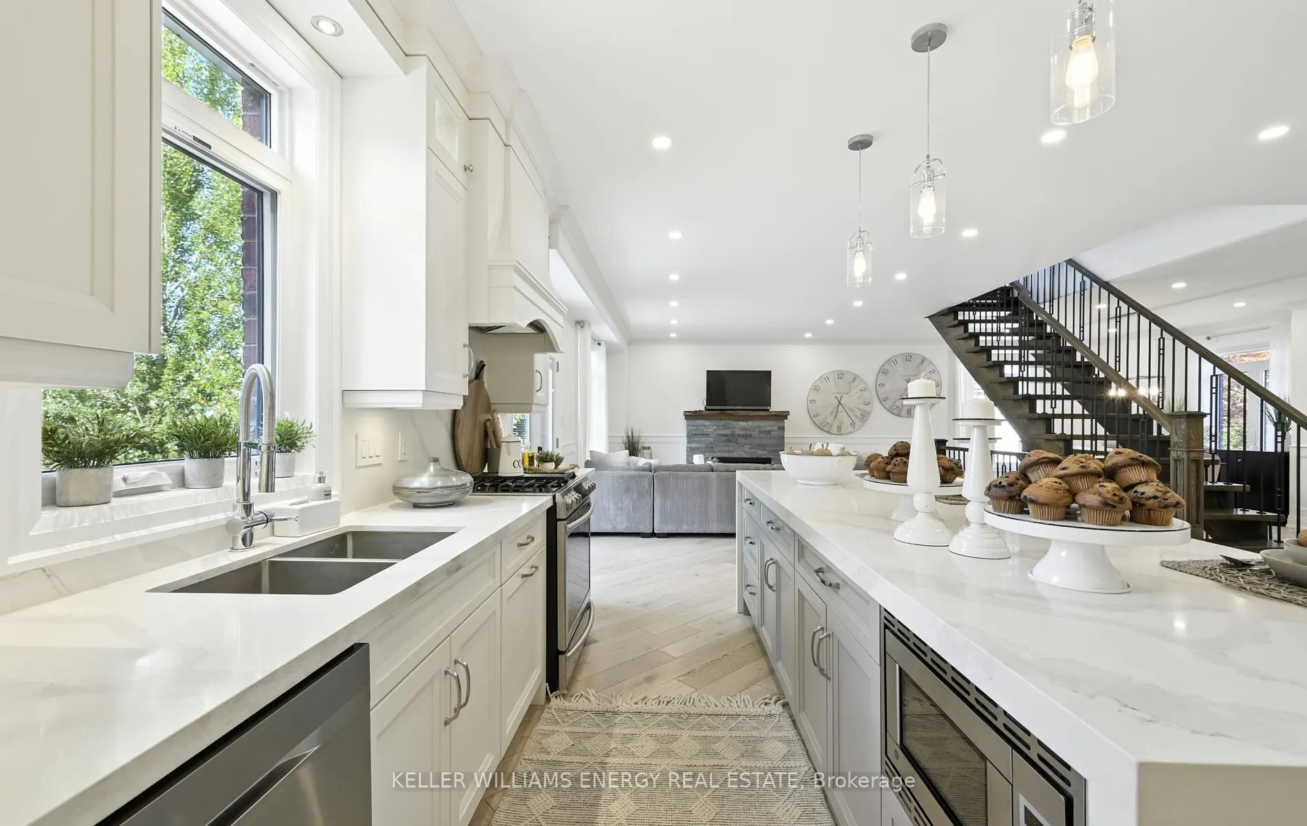 96 Kingsdale Drive