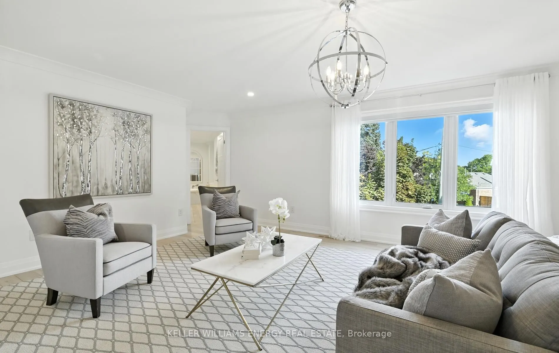 96 Kingsdale Drive
