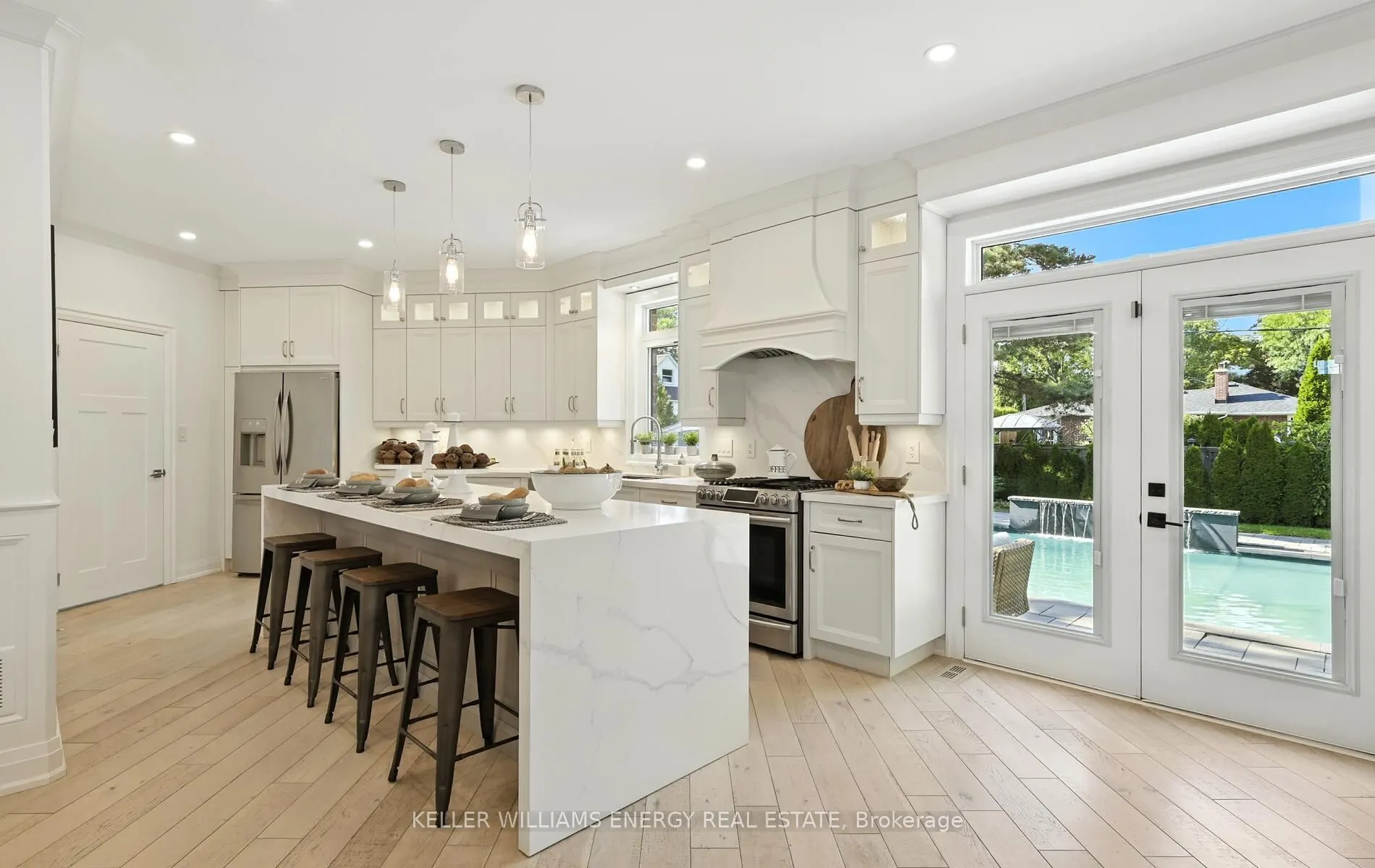 96 Kingsdale Drive