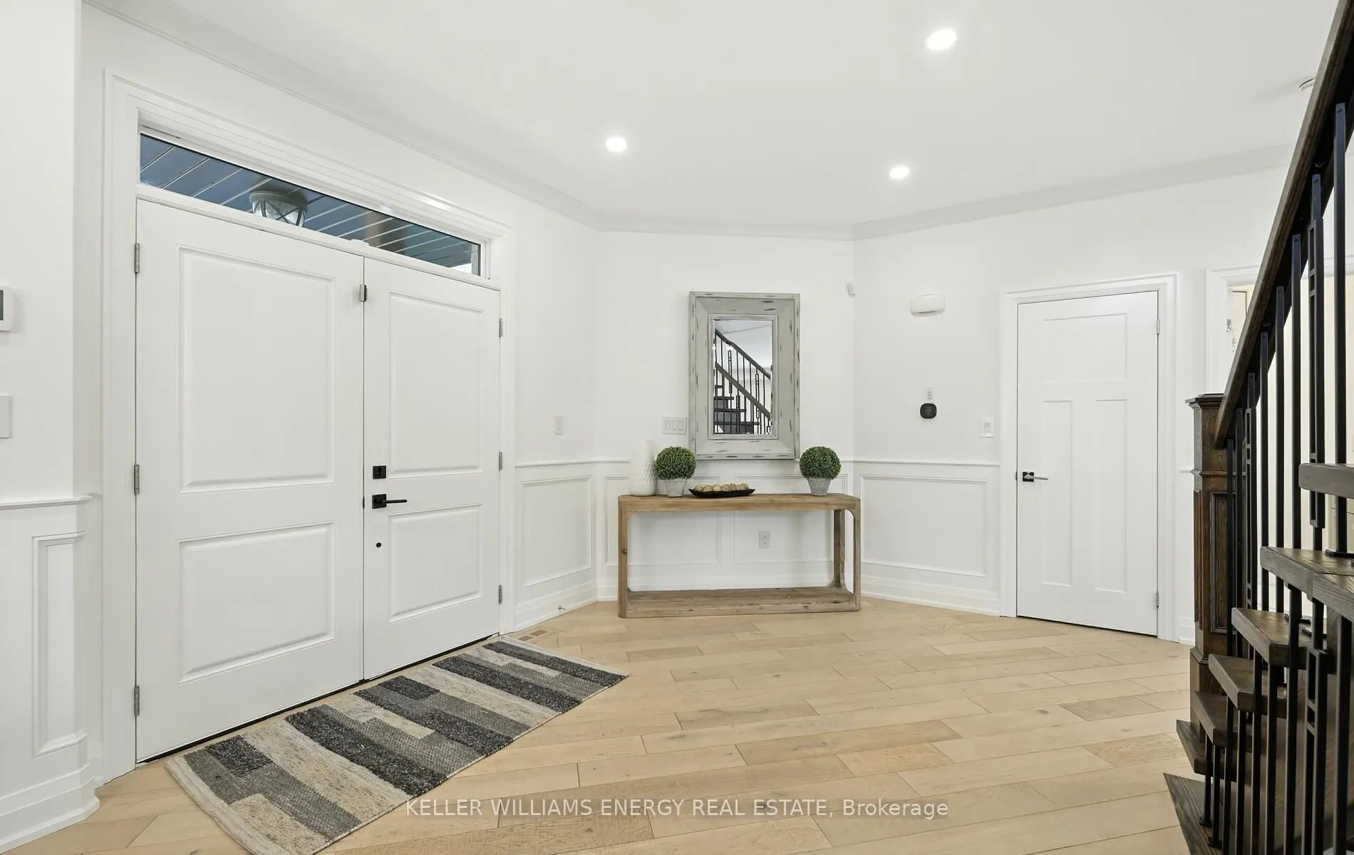 96 Kingsdale Drive