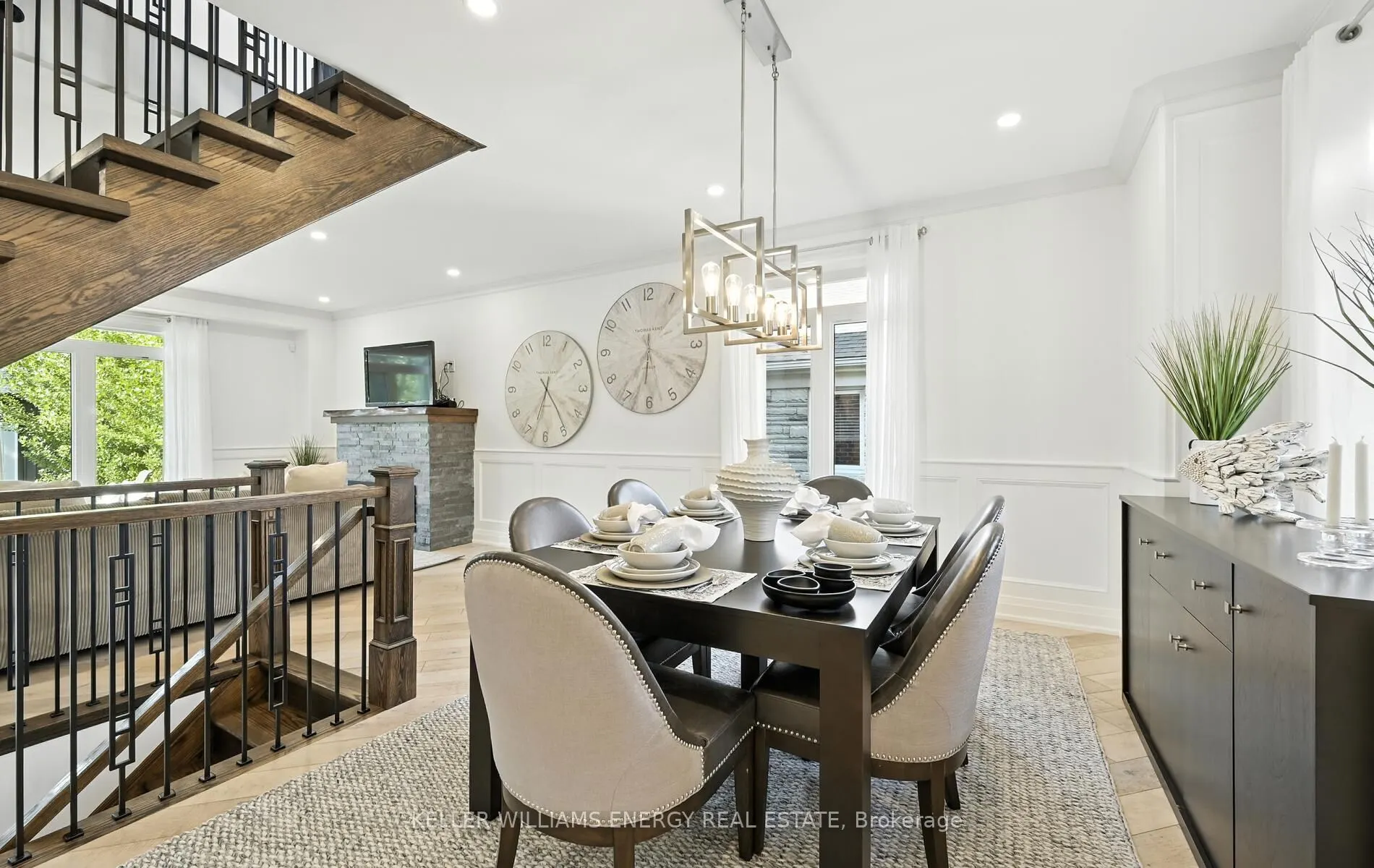 96 Kingsdale Drive