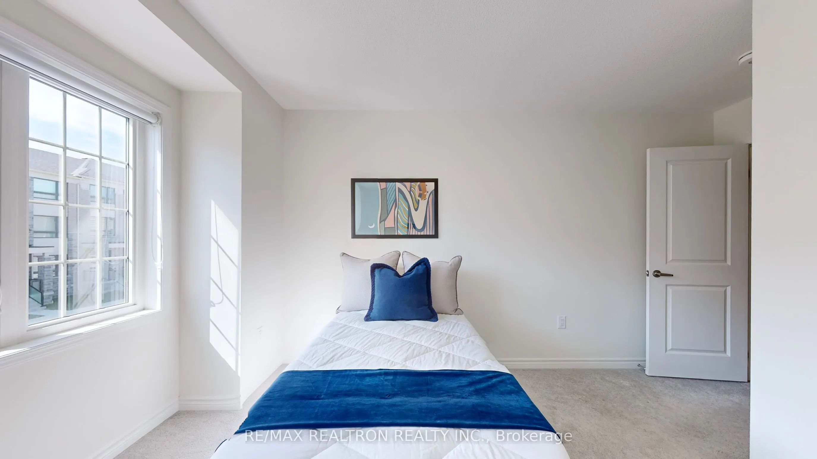 3309 Thunderbird Promenade