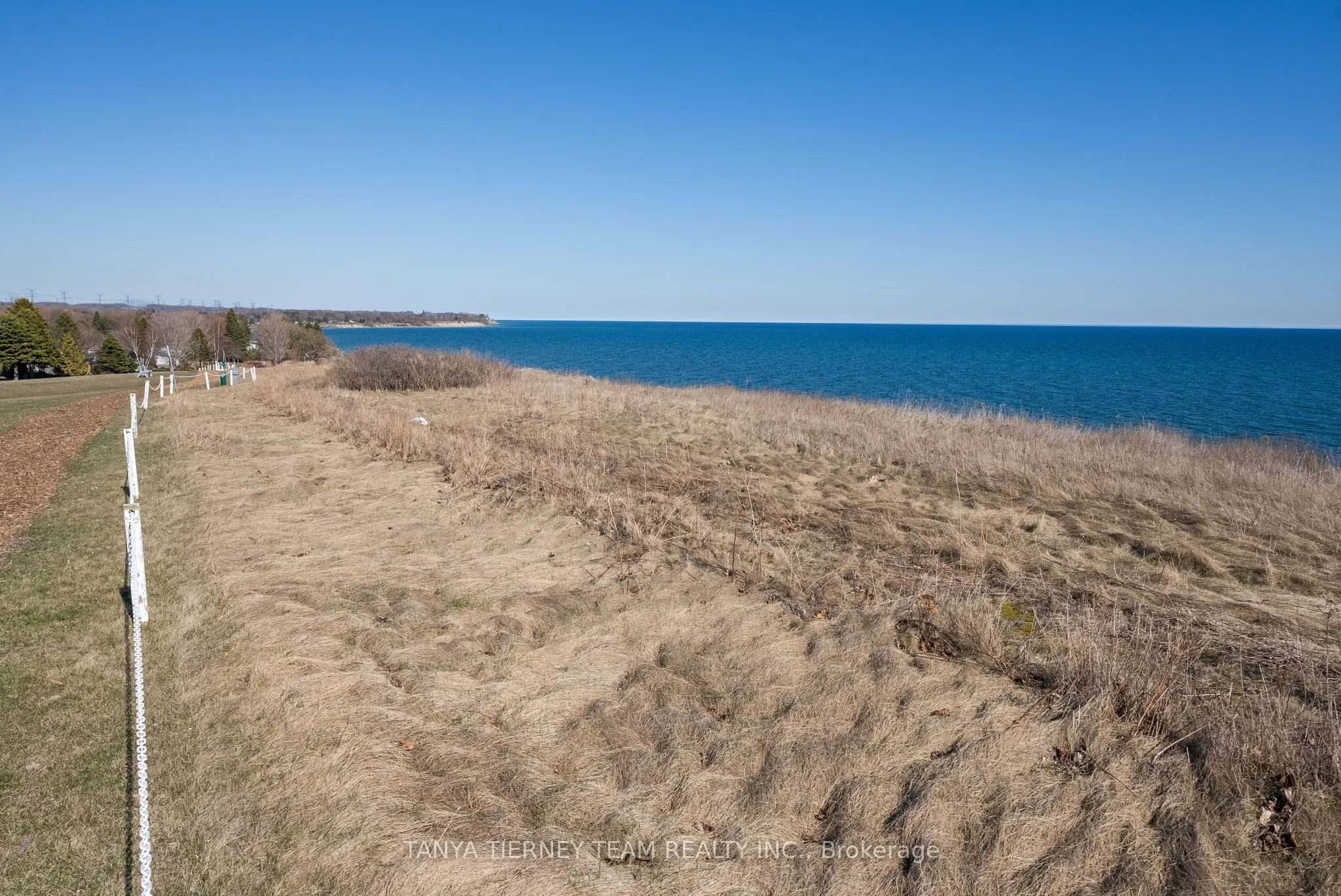 3 Bluffs Road