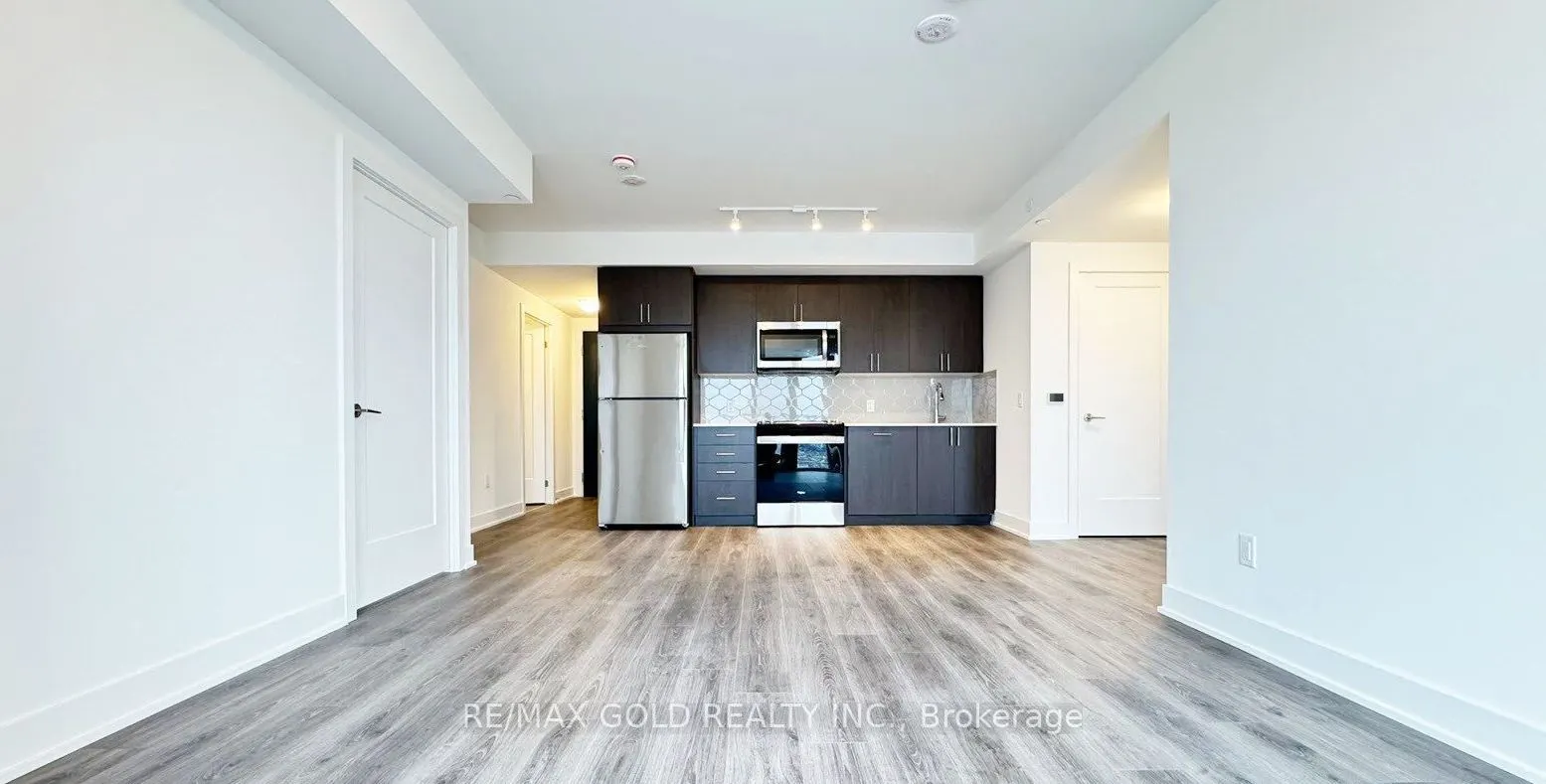 2545 Simcoe Street N, #1206