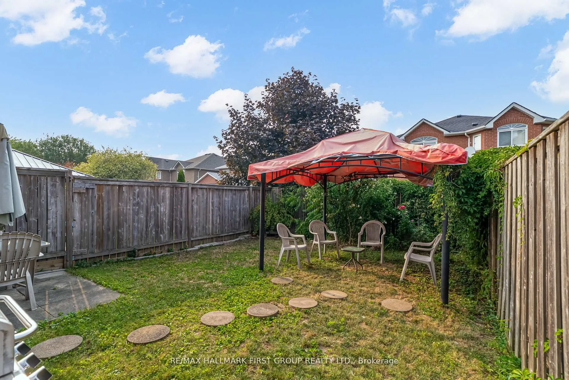 1633 Autumn Crescent