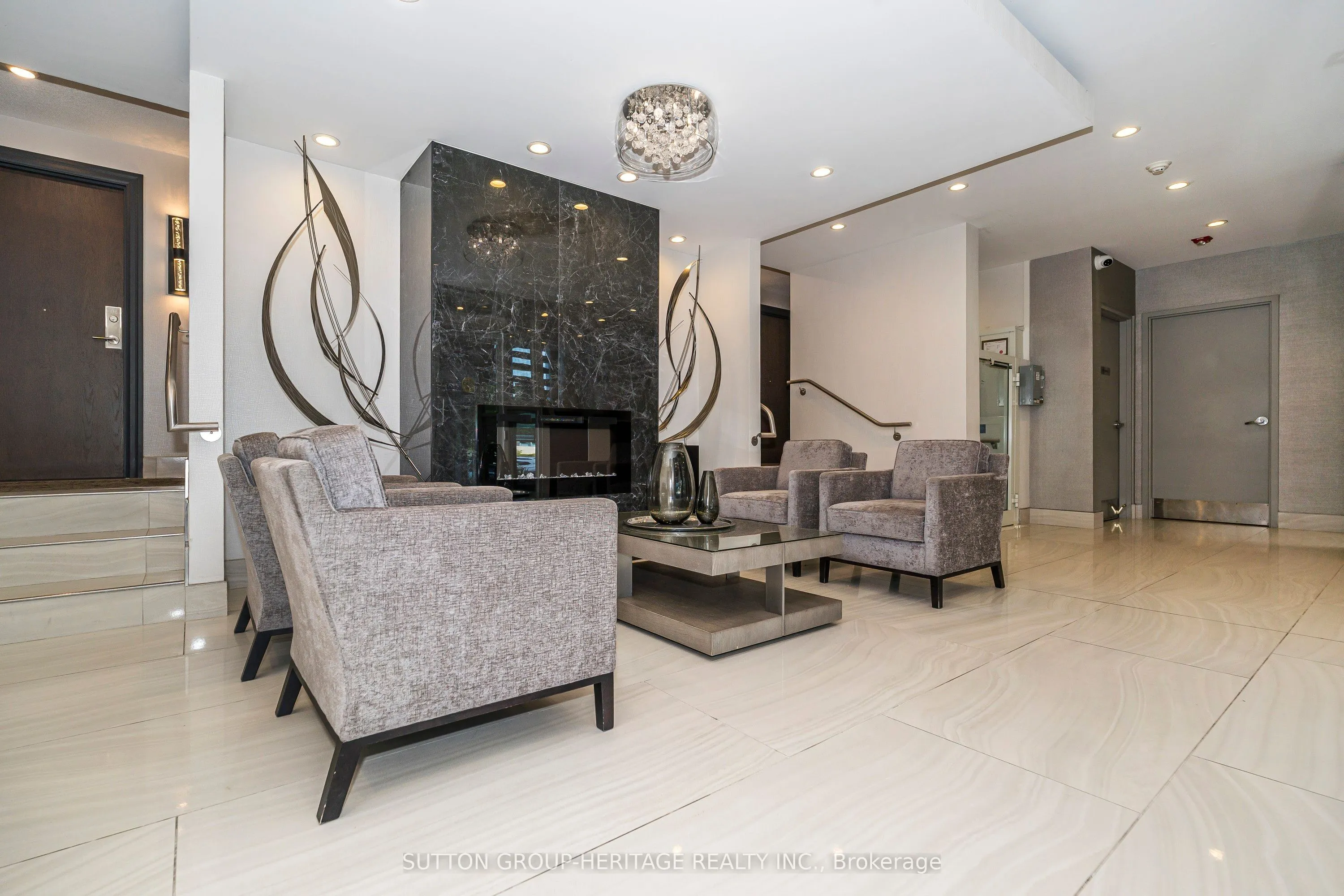 340 Watson Street W, #A02