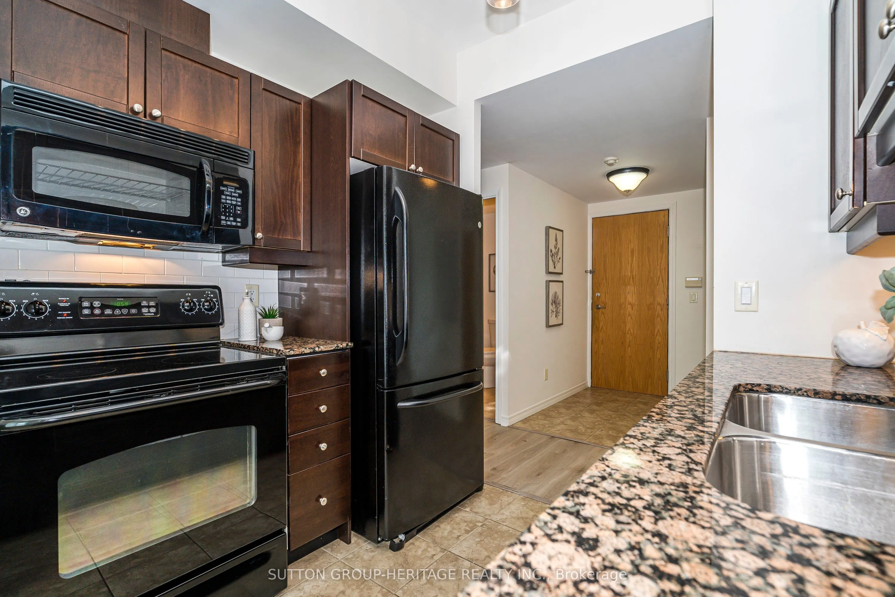 340 Watson Street W, #A02
