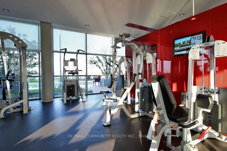 125 Village Green Square, #2109