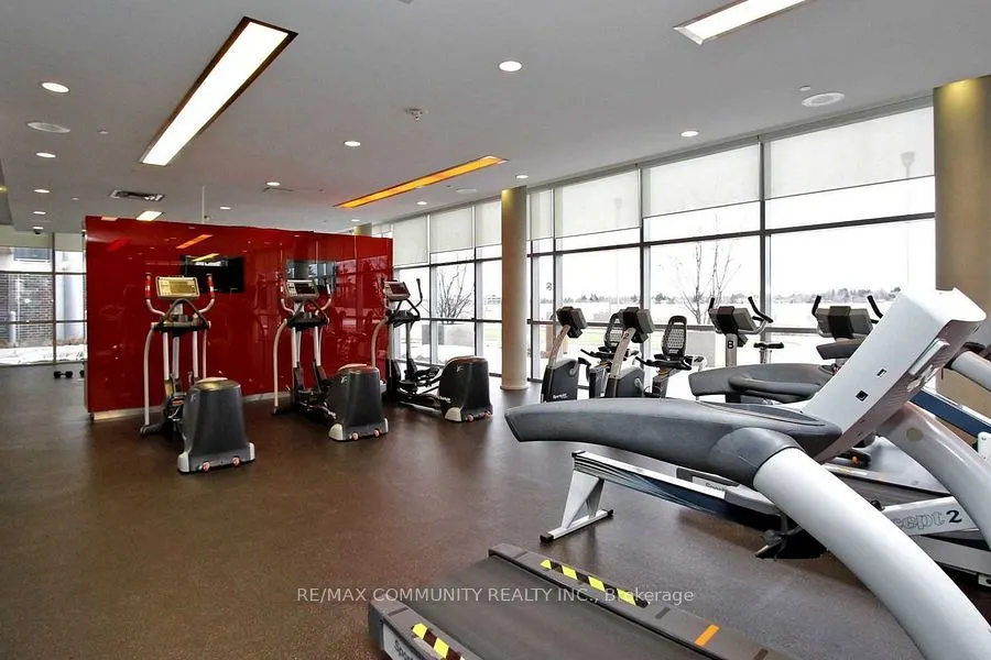 125 Village Green Square, #2109