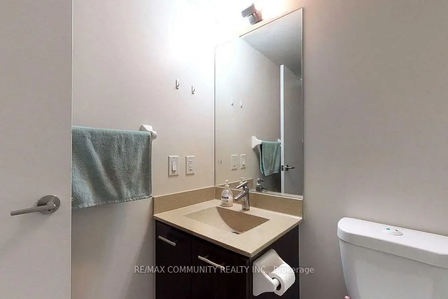 125 Village Green Square, #2109