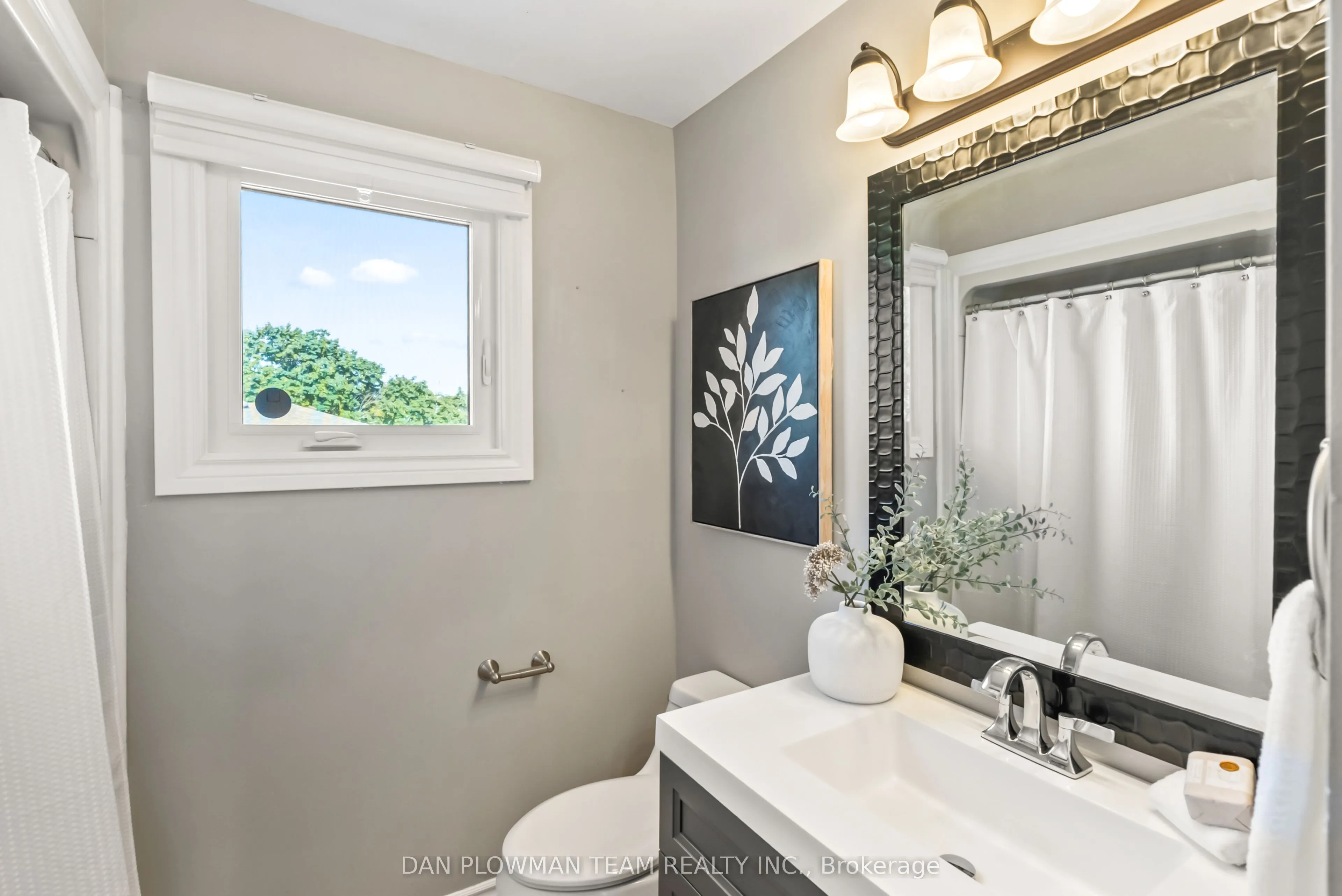 3 Hawkstone Crescent