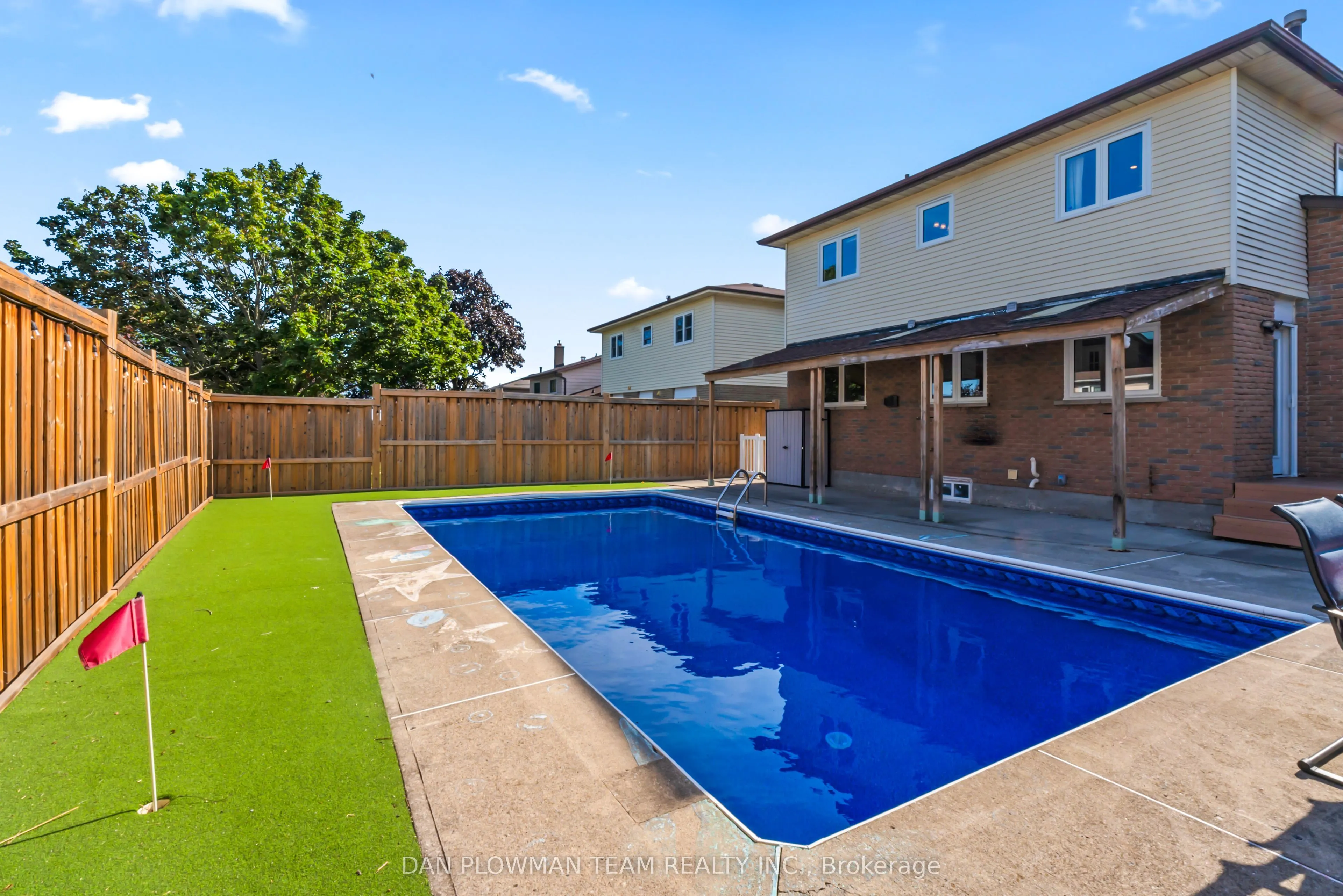 3 Hawkstone Crescent