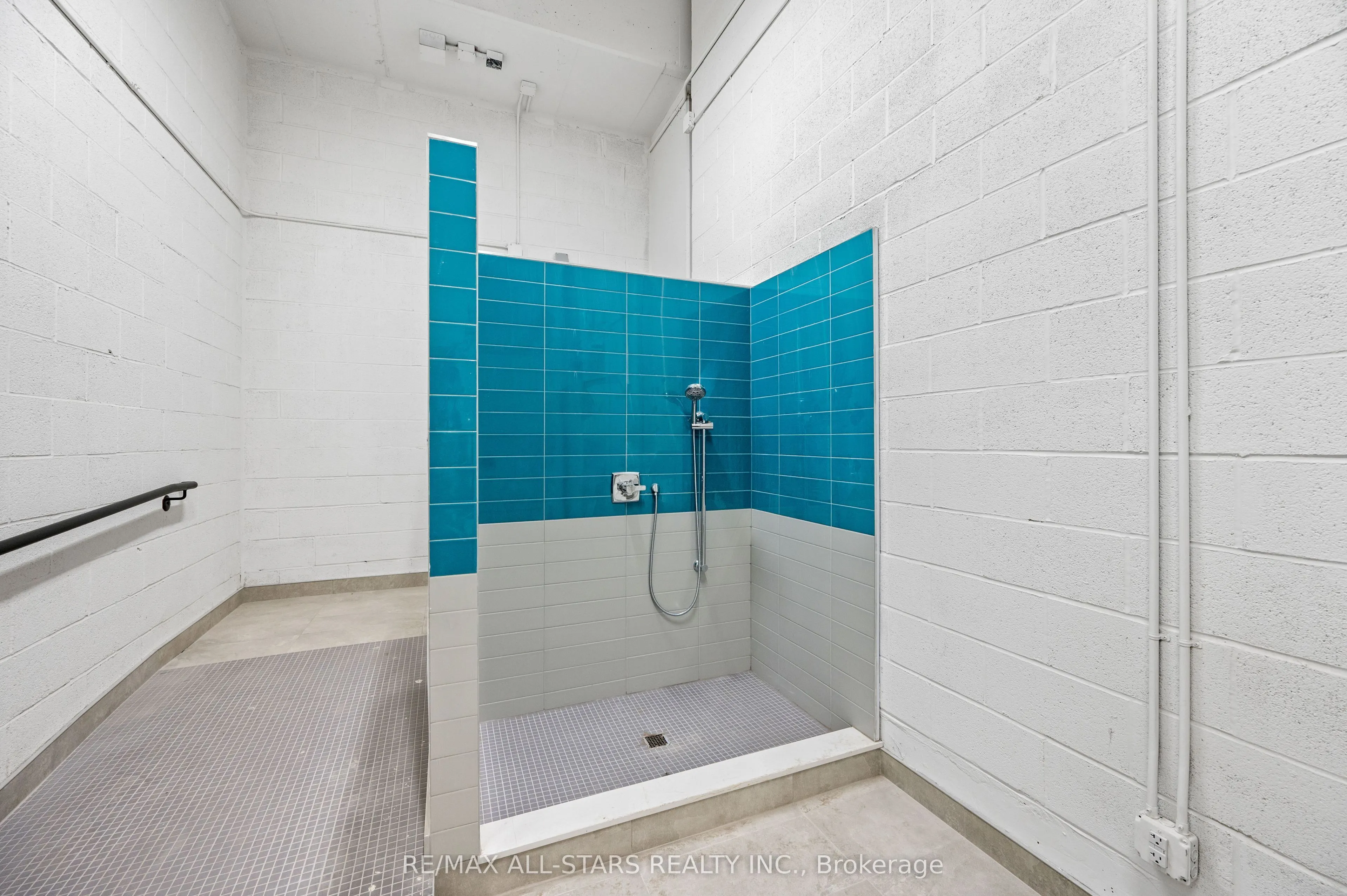 286 Main Street, #411
