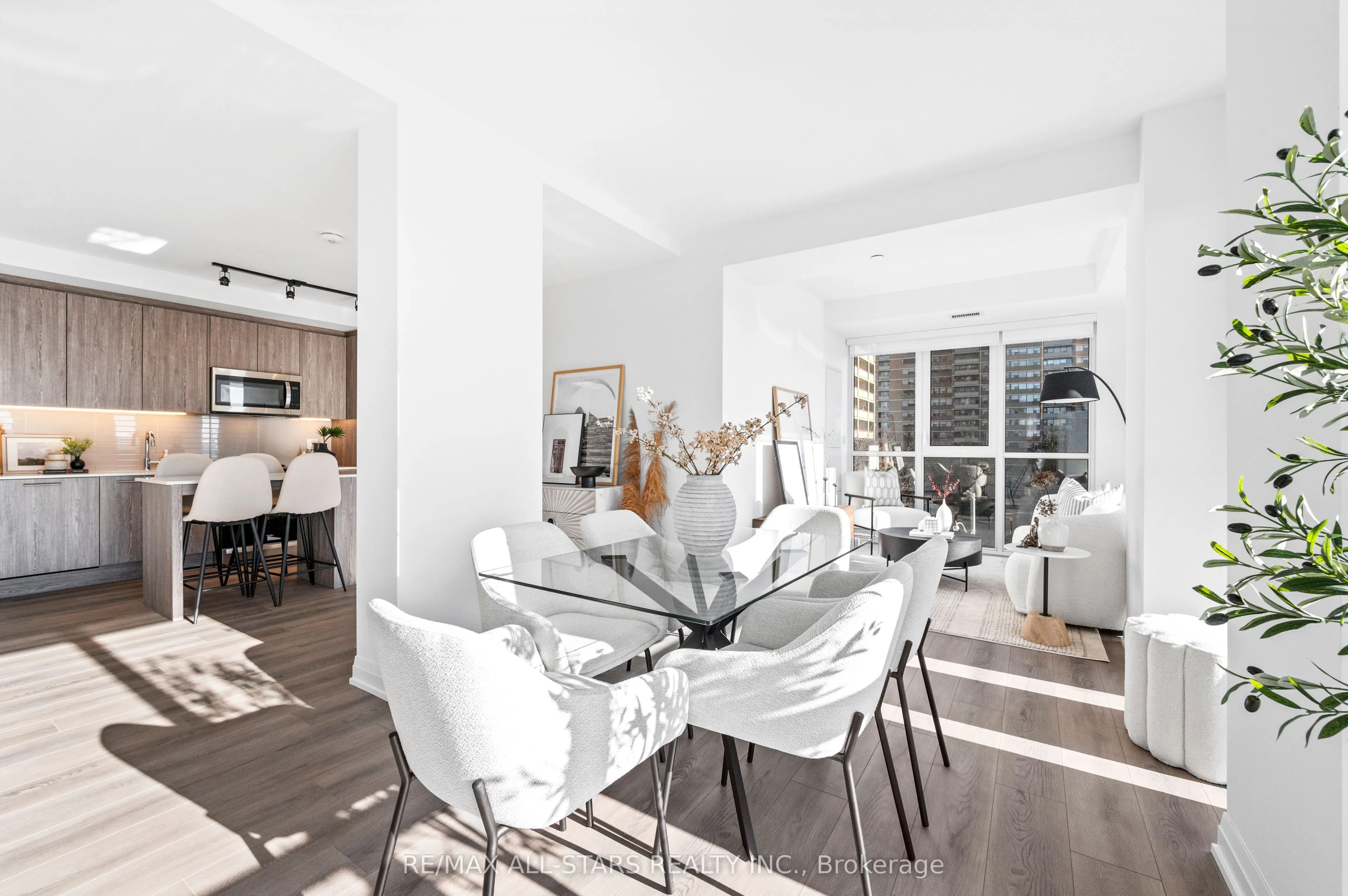 286 Main Street, #411