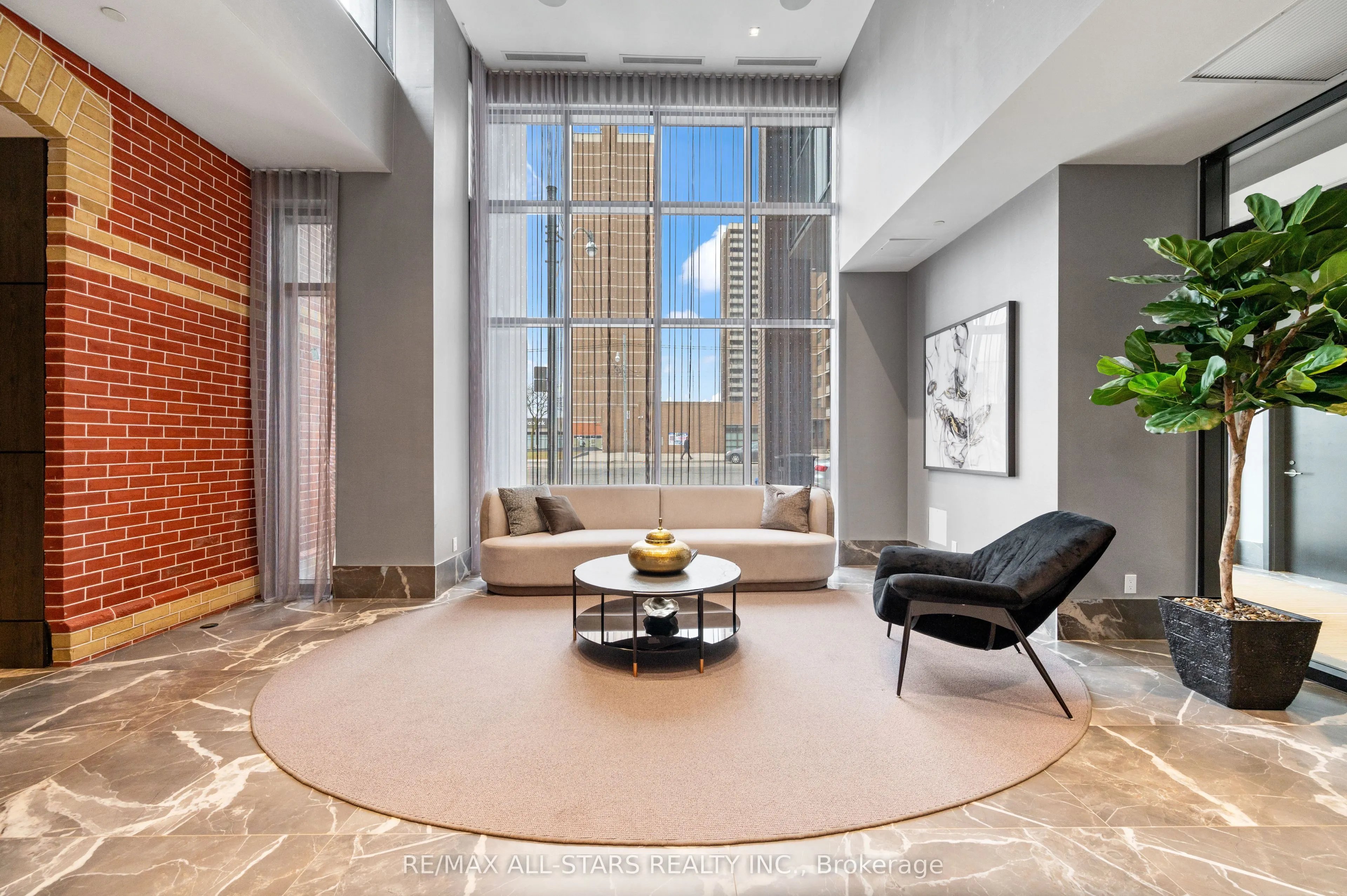 286 Main Street, #411
